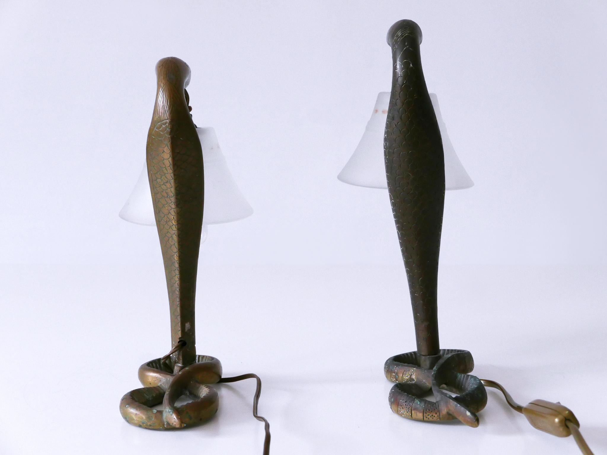Set of Two Decorative Art Nouveau Bronze Cobra Table Lamps 1910s For Sale 10