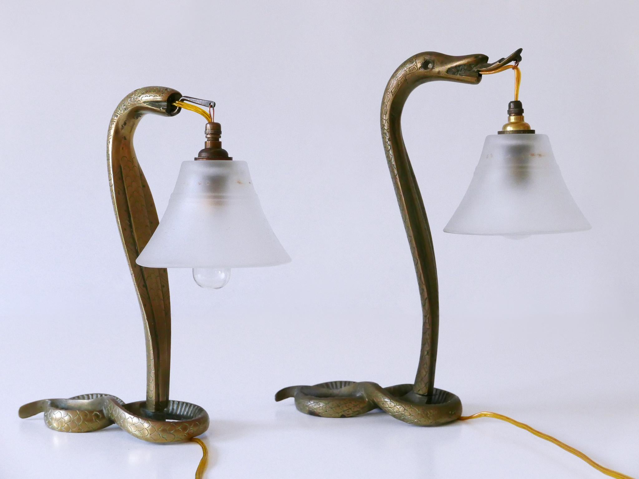 French Set of Two Decorative Art Nouveau Bronze Cobra Table Lamps 1910s For Sale