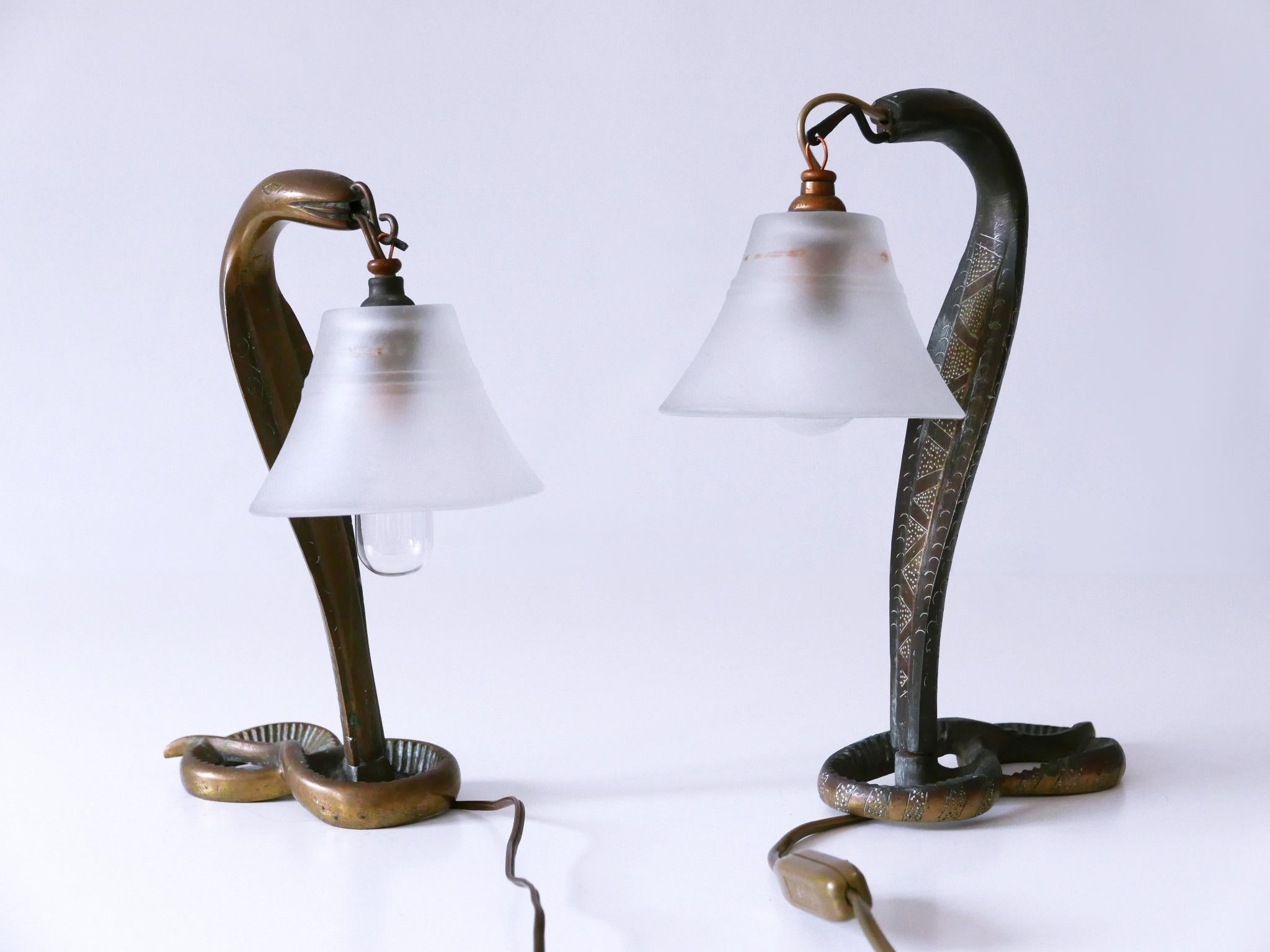 Early 20th Century Set of Two Decorative Art Nouveau Bronze Cobra Table Lamps 1910s For Sale