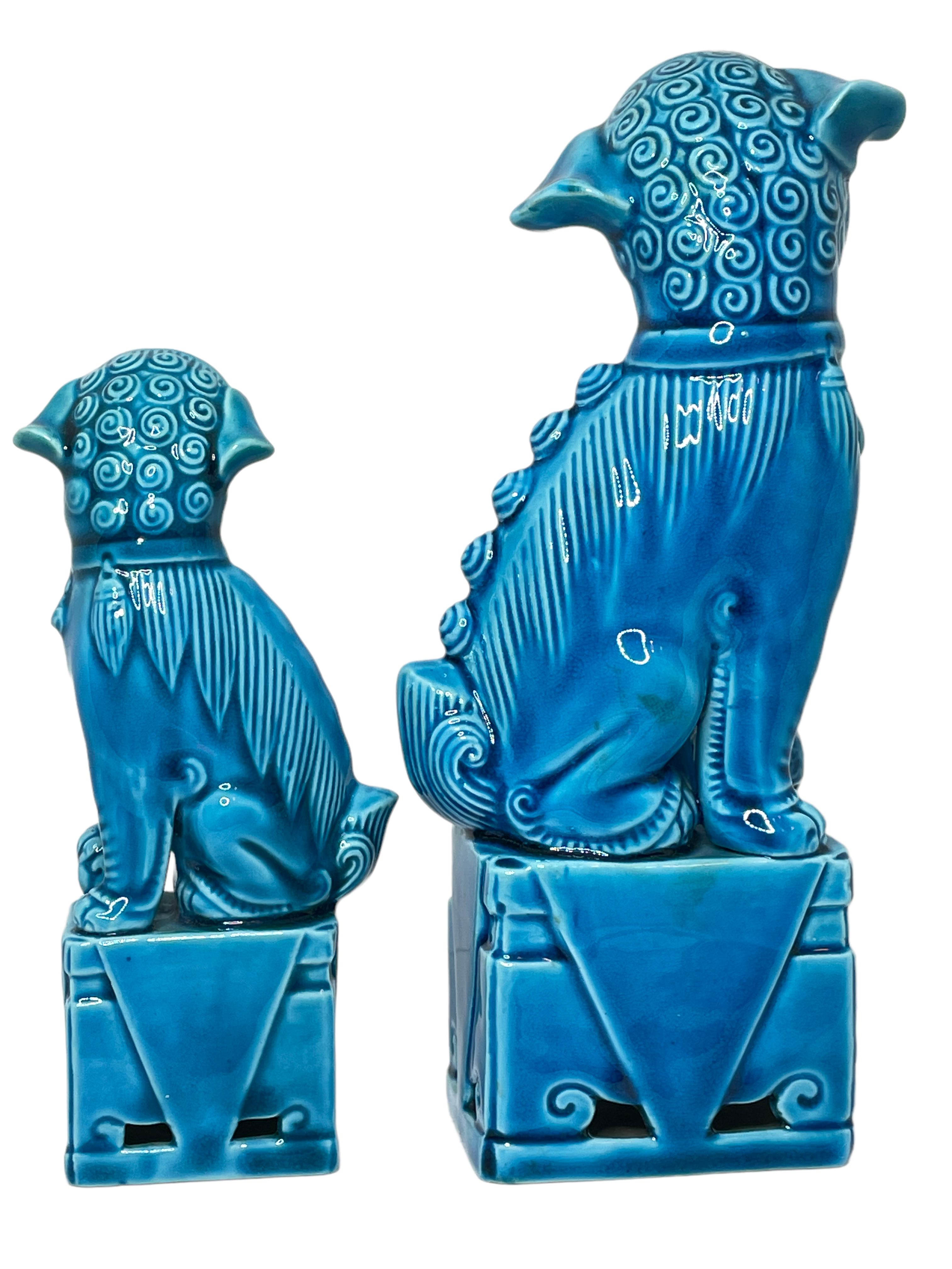 Chinese Set of Two Decorative Turquoise Blue Ceramic Foo Dogs Sculptures For Sale