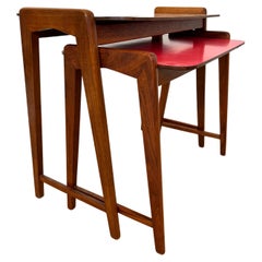 Ensemble de deux tables gigognes en formica DESIGN, Tchécoslovaquie, vers les années 1960