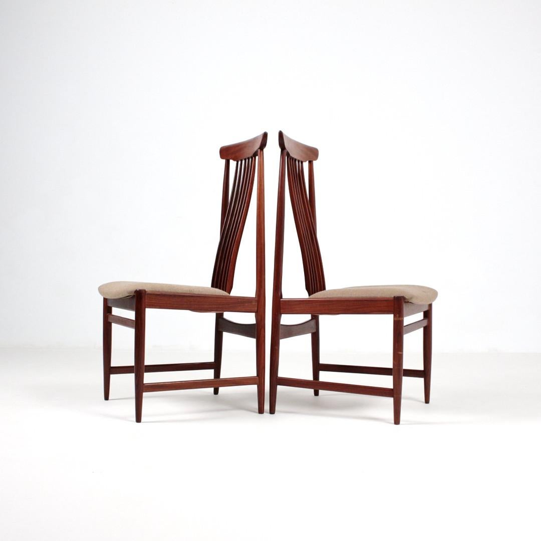 Danish Set of Two Dining Room Chairs in the Style of Arne Vodder For Sale