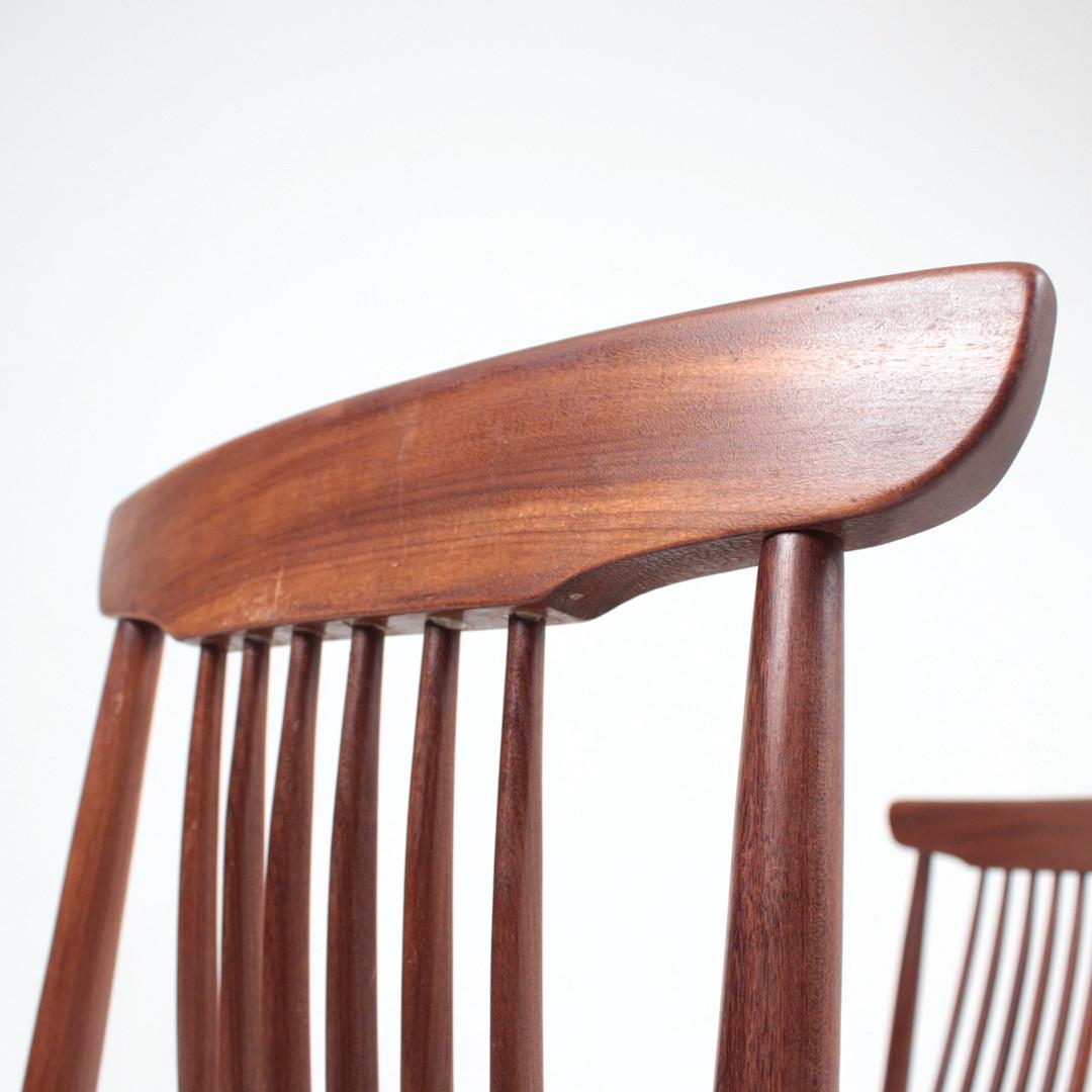 Mid-20th Century Set of Two Dining Room Chairs in the Style of Arne Vodder For Sale