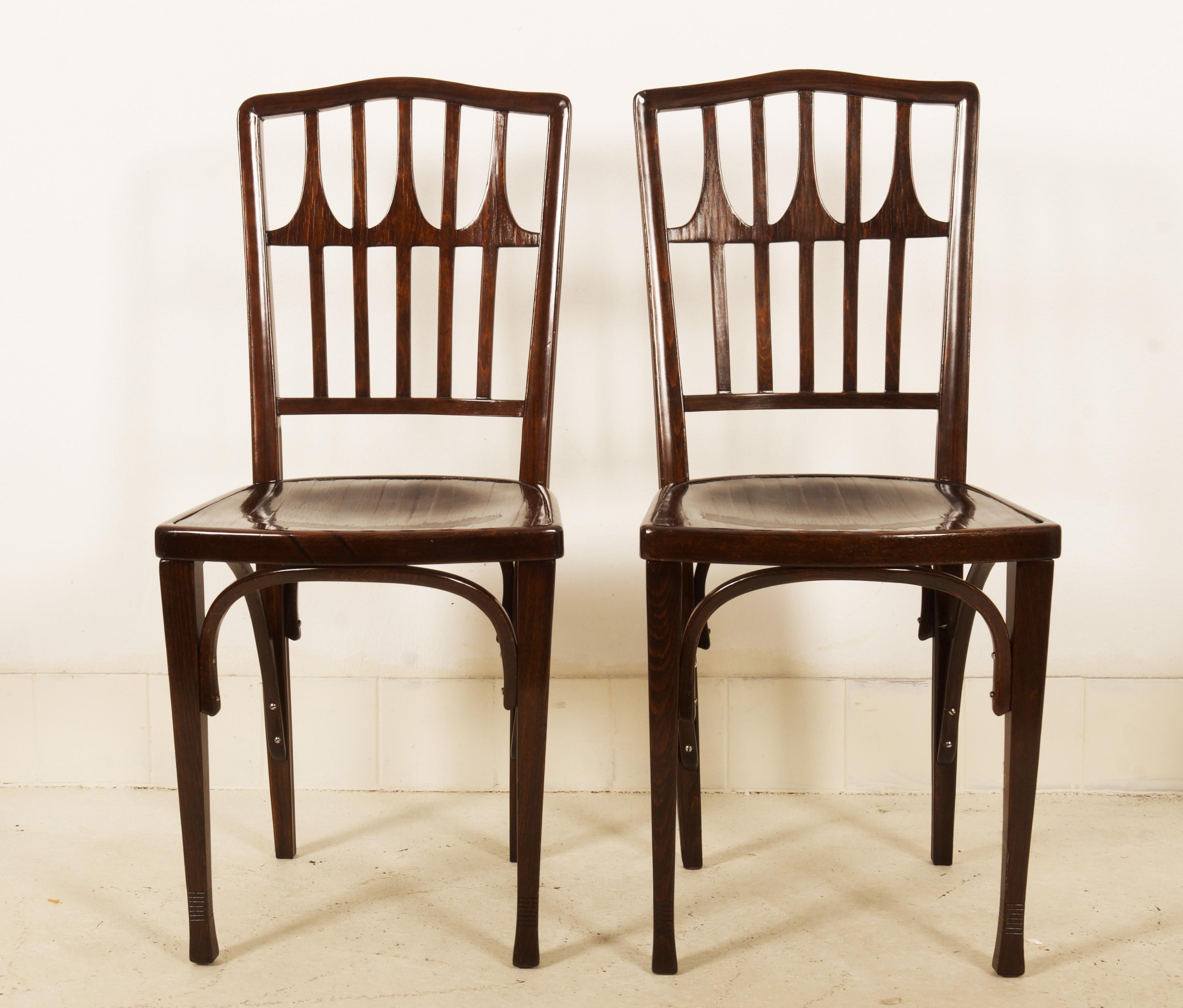Sécession viennoise Ensemble de deux chaises de salle à manger par Koloman Moser fo J.J. Kohn en vente
