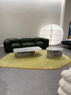 Set aus zwei Tacchini Dolmen Marmortischen von Noé Duchaufour-Lawrance auf LAGER