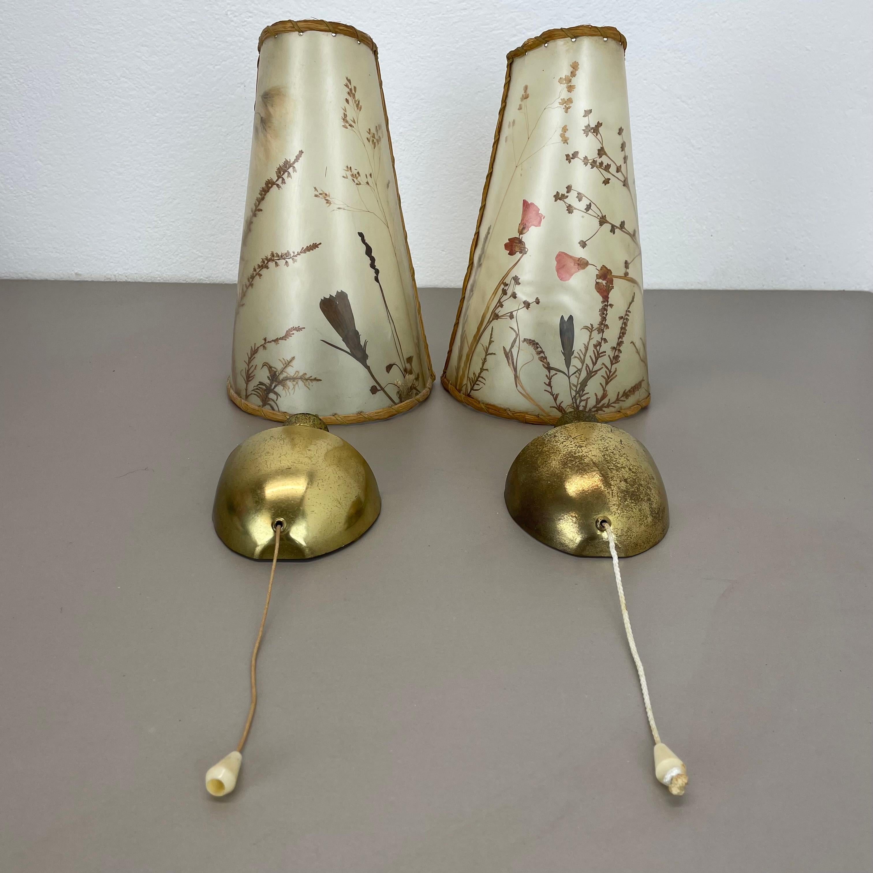Ensemble de deux éléments d'appliques murales en laiton et fleurs sèches, ITALIE, années 1950 1
