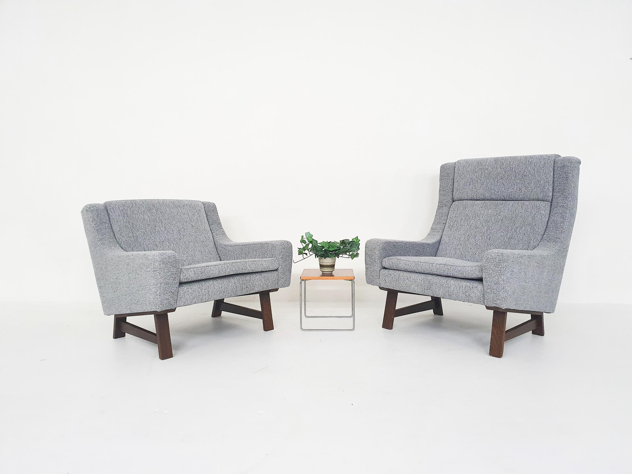 Mid-Century Modern Set of Two Dutch or Scandinavian Design Lounge Chairs with Wenge Feet, 1950s For Sale