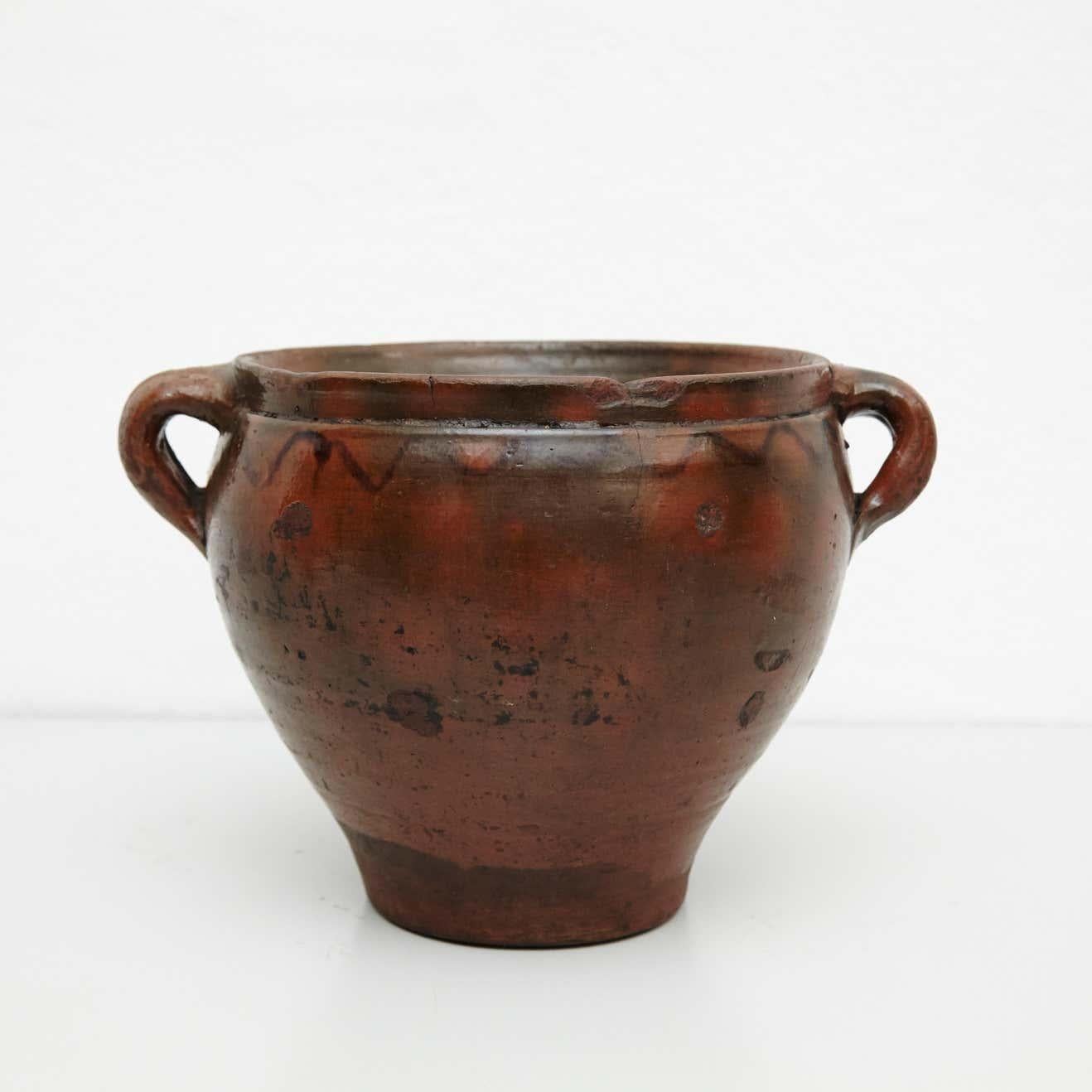 Mid-Century moderno Set di due pezzi di ceramica tradizionale rustica dipinta a mano dell'inizio del XX secolo in vendita
