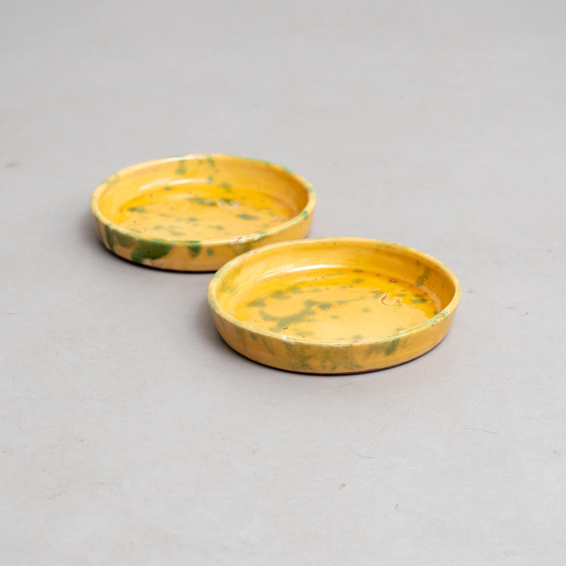 Set of Two Early 20th Century Hand Painted Rustic Popular Traditional Ceramic In Good Condition In Barcelona, Barcelona