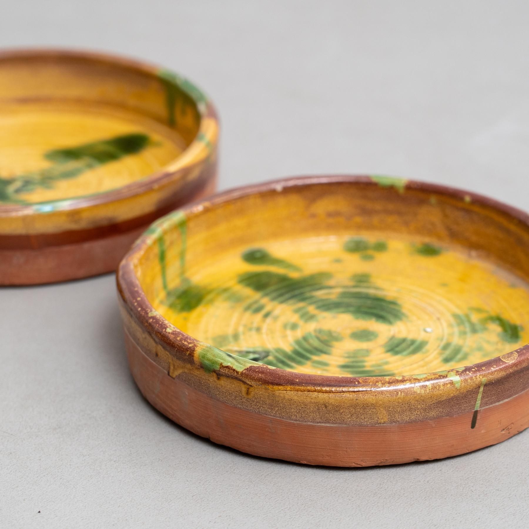 Set of Two Early 20th Century Hand Painted Rustic Popular Traditional Ceramic For Sale 1