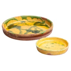 Set di due pezzi di ceramica tradizionale rustica dipinta a mano dell'inizio del XX secolo