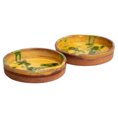 Set di due pezzi di ceramica tradizionale rustica dipinta a mano dell'inizio del XX secolo
