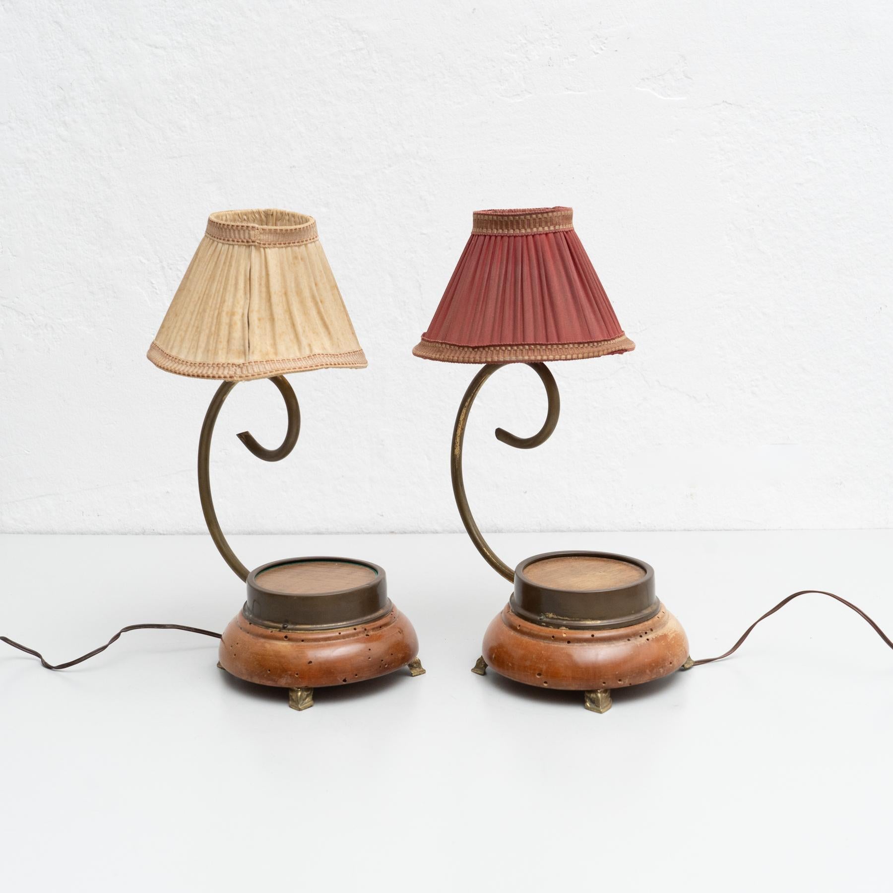 Ensemble de deux lampes de bureau en métal et bois du début du XXe siècle en vente 2