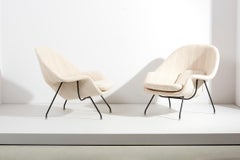 Set of Two beige Eero Saarinen Womb Chair and Ottoman for Knoll, USA, 1960s