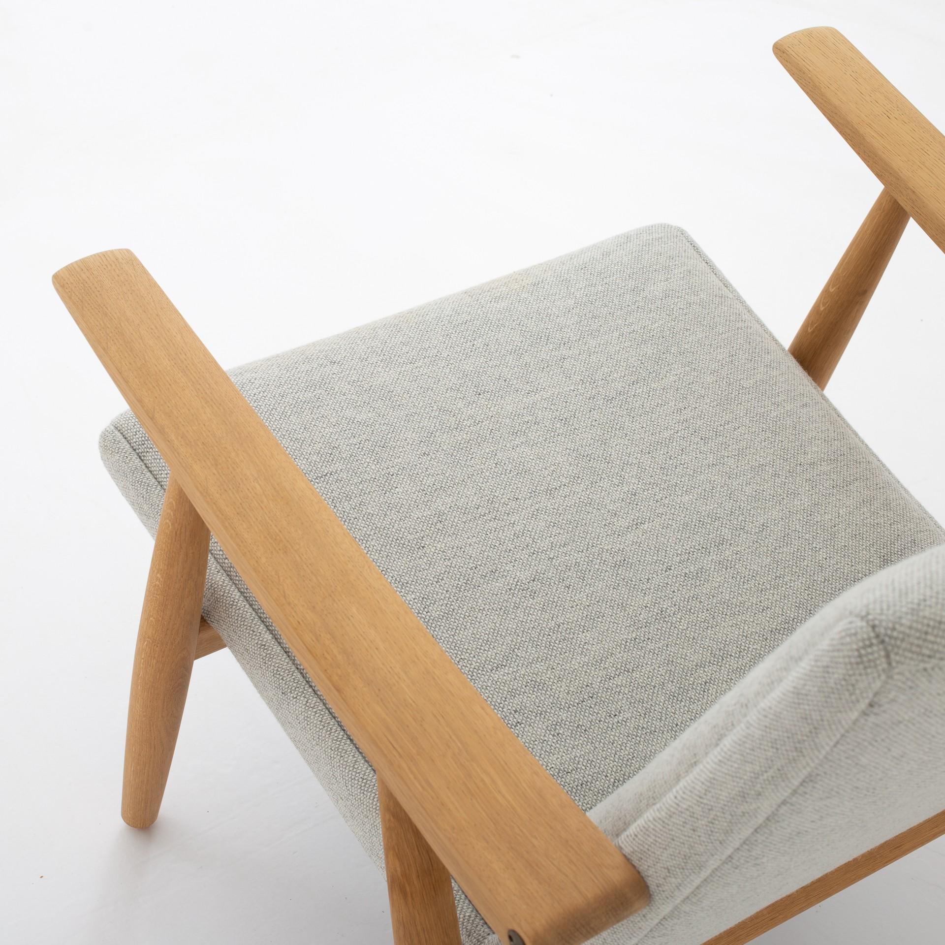 Set of Two Easy Chairs by Hans J. Wegner In Good Condition In Copenhagen, DK
