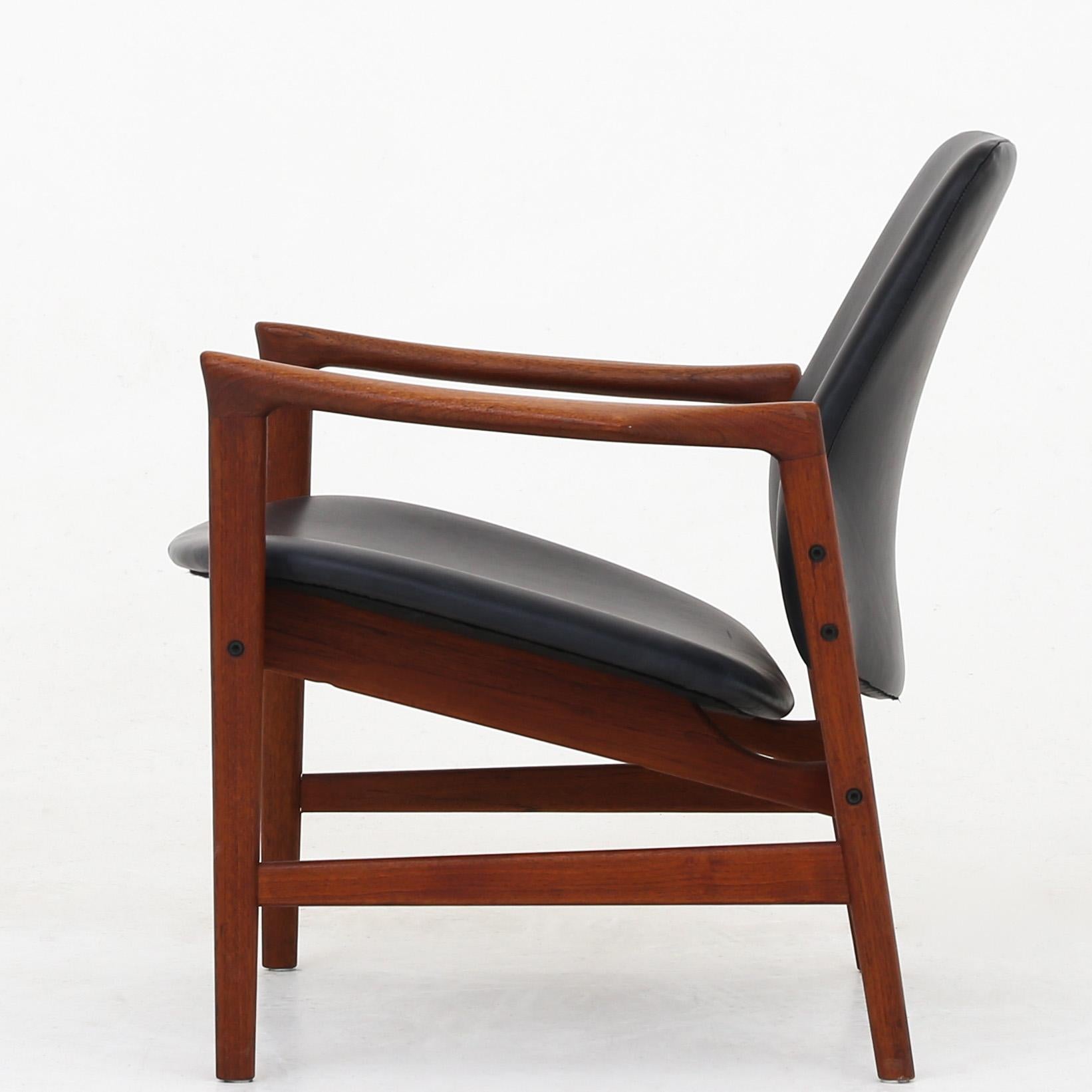 Set aus zwei Easy-Sesseln von Ib Kofod Larsen (Skandinavische Moderne) im Angebot