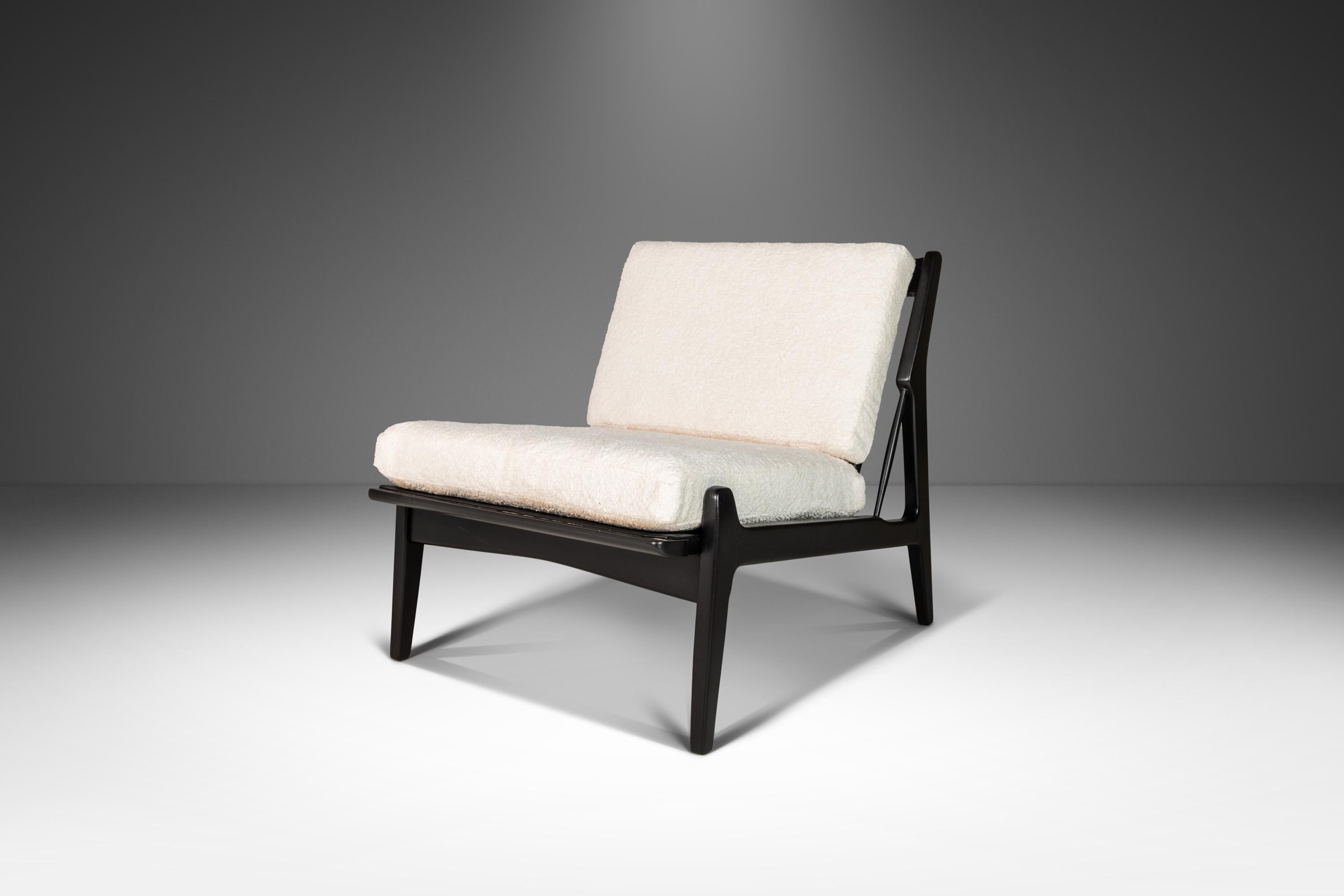 Set of Two Ebonized Lounge Chairs in Bouclé by Ib Kofod Larsen for Selig, 1950s For Sale 10