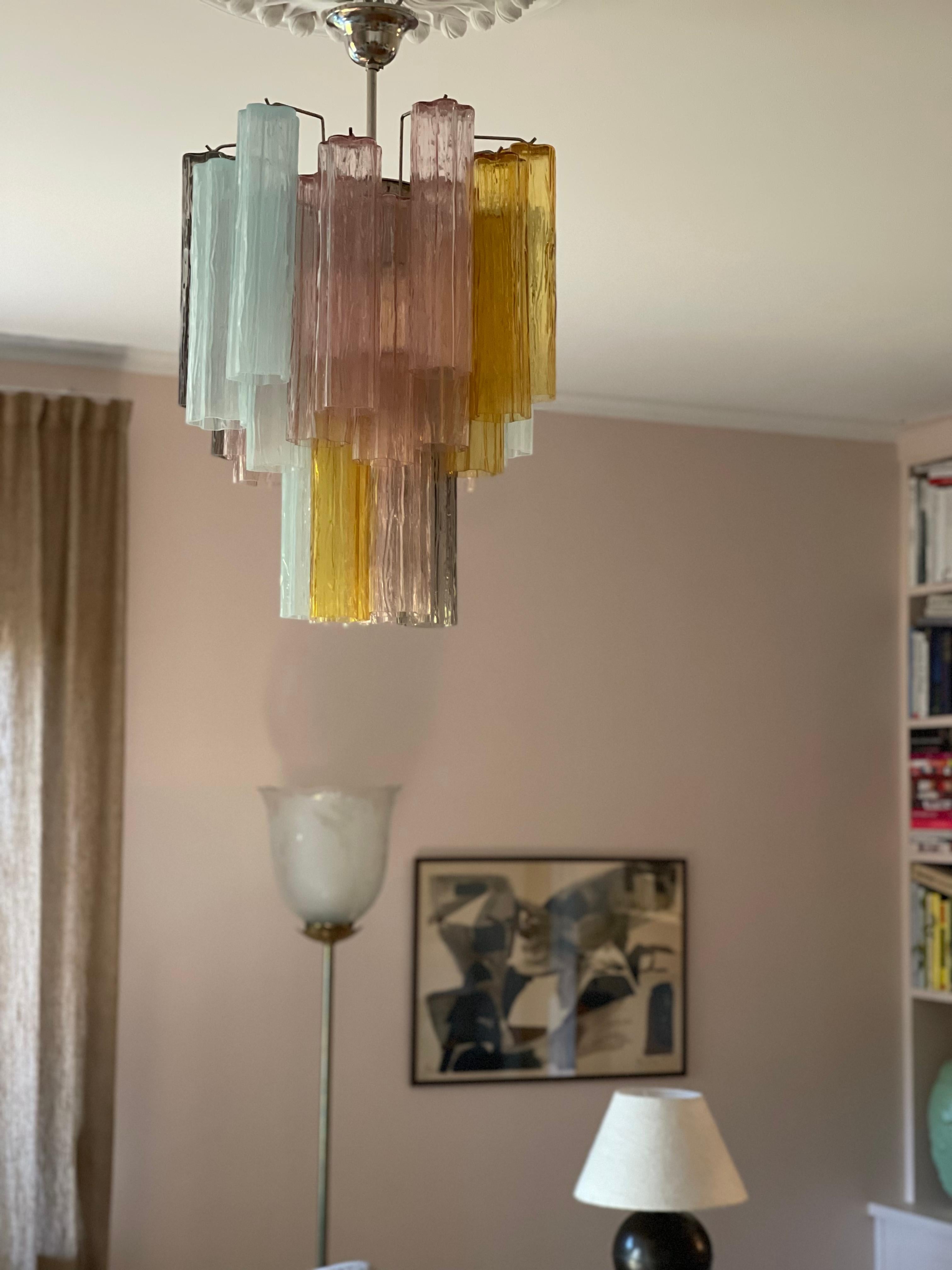 Set of two Eclectic, Colorful Murano Chandeliers in the of style of Venini In Excellent Condition For Sale In Bromma, SE