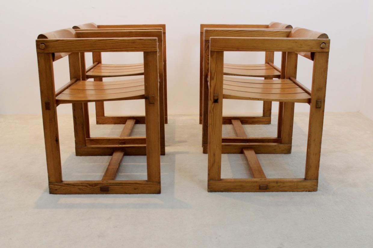 Set of Two Edvin Helseth Pinewood Dining Chairs with Armrests, Trybo Norway In Good Condition For Sale In Voorburg, NL