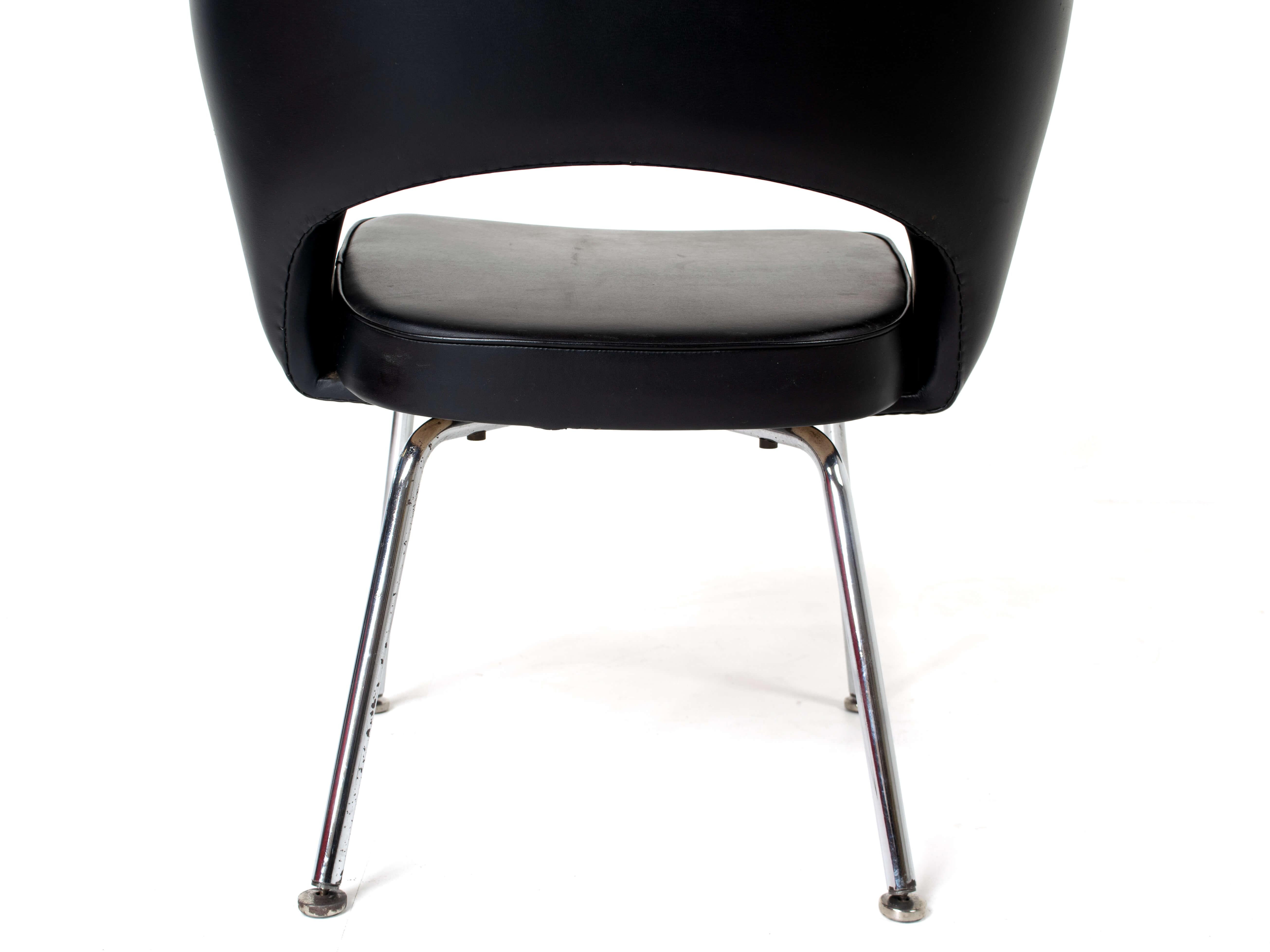 Set of Two Eero Saarinen Exectuvie Chairs with Armrests for Knoll De Coene 3