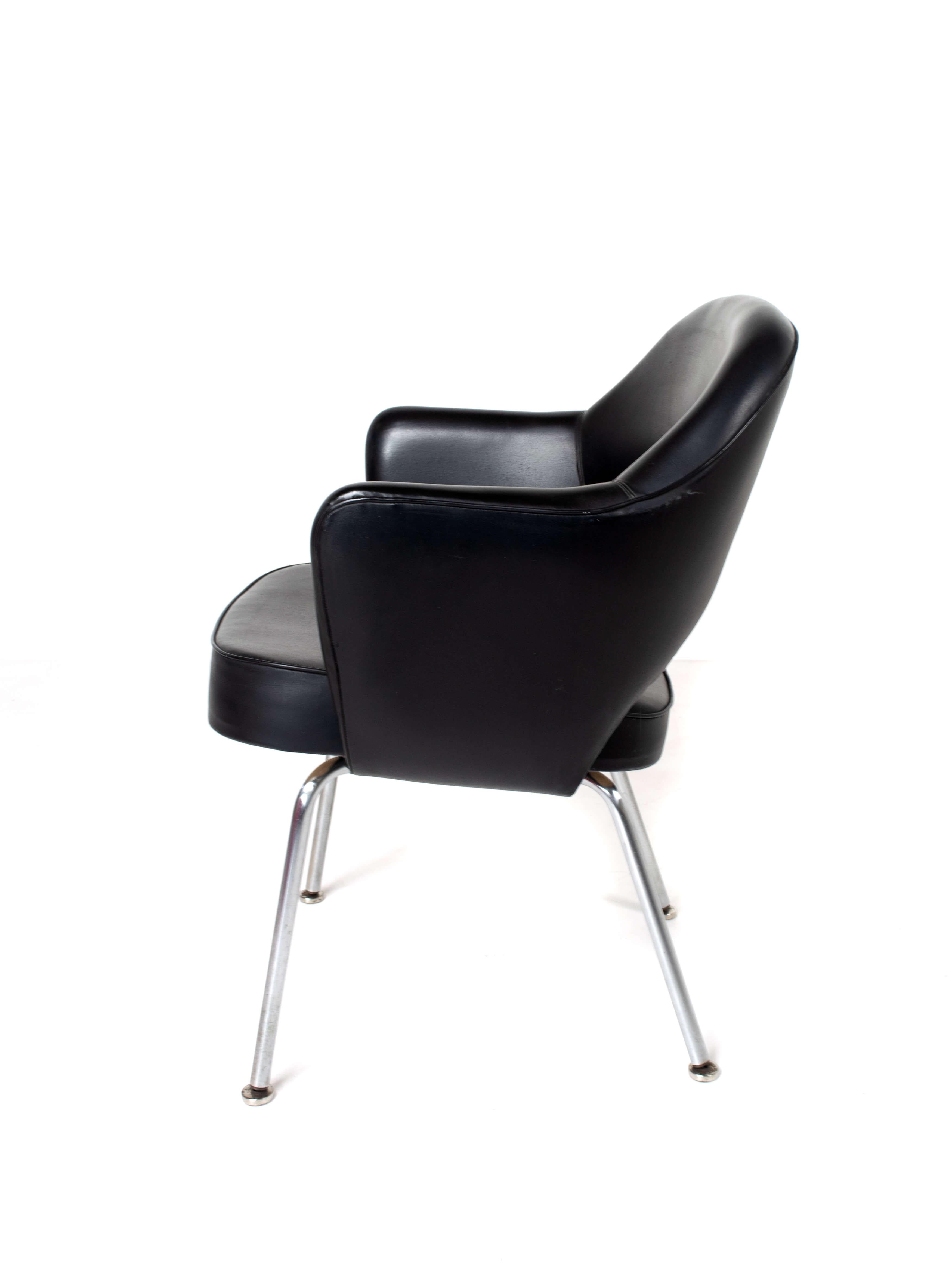 Set of Two Eero Saarinen Exectuvie Chairs with Armrests for Knoll De Coene 6