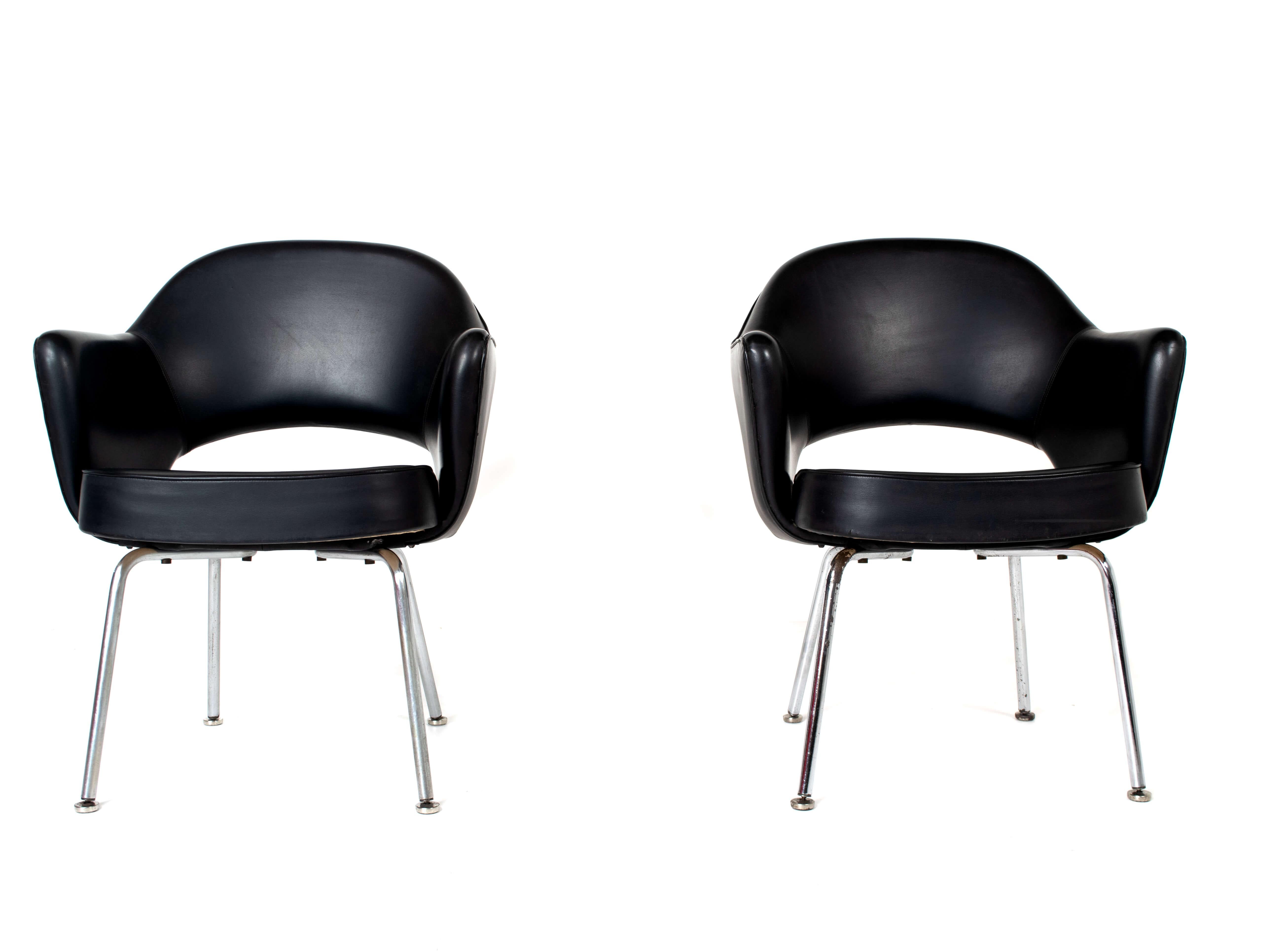 Mid-Century Modern Set of Two Eero Saarinen Exectuvie Chairs with Armrests for Knoll De Coene