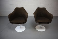 Ensemble de deux fauteuils tulipes pivotantes d'Eero Saarinen, modèle 150, 1970