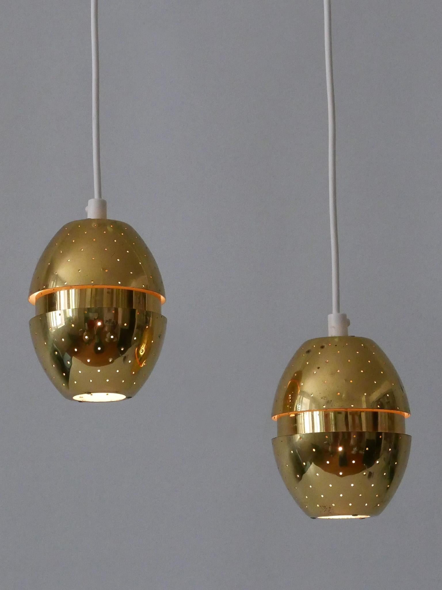 Mid-Century moderno Set di due lampade a sospensione 'Egg' di Hans-Agne Jakobsson per AB Markaryd, Svezia in vendita