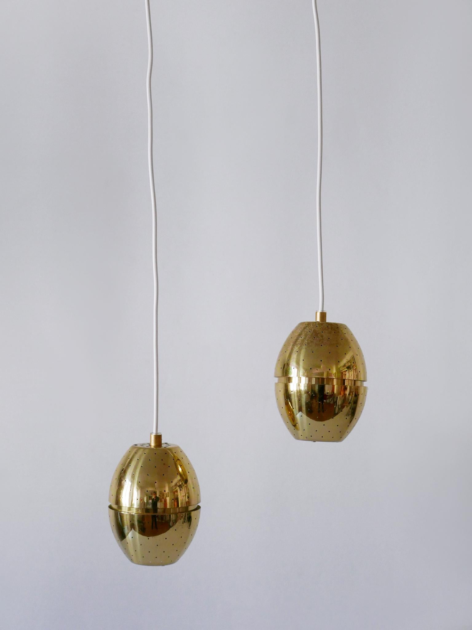 Mid-Century moderno Set di due lampade a sospensione 'Egg' di Hans-Agne Jakobsson per AB Markaryd, Svezia in vendita