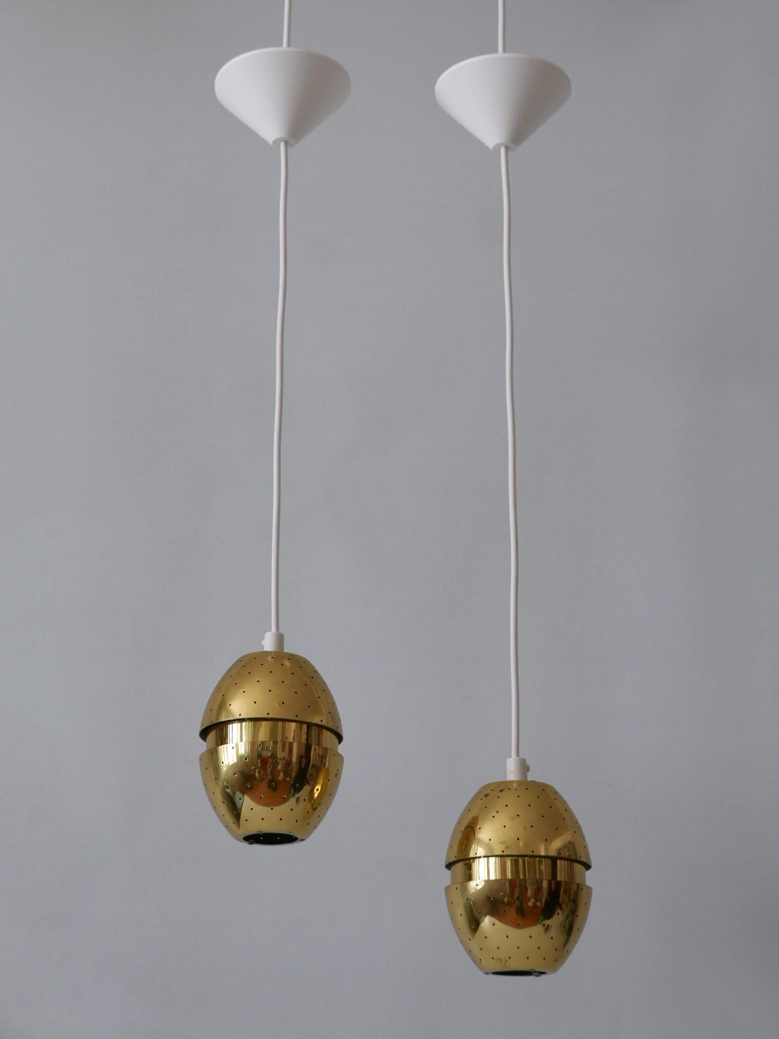 Svedese Set di due lampade a sospensione 'Egg' di Hans-Agne Jakobsson per AB Markaryd, Svezia in vendita