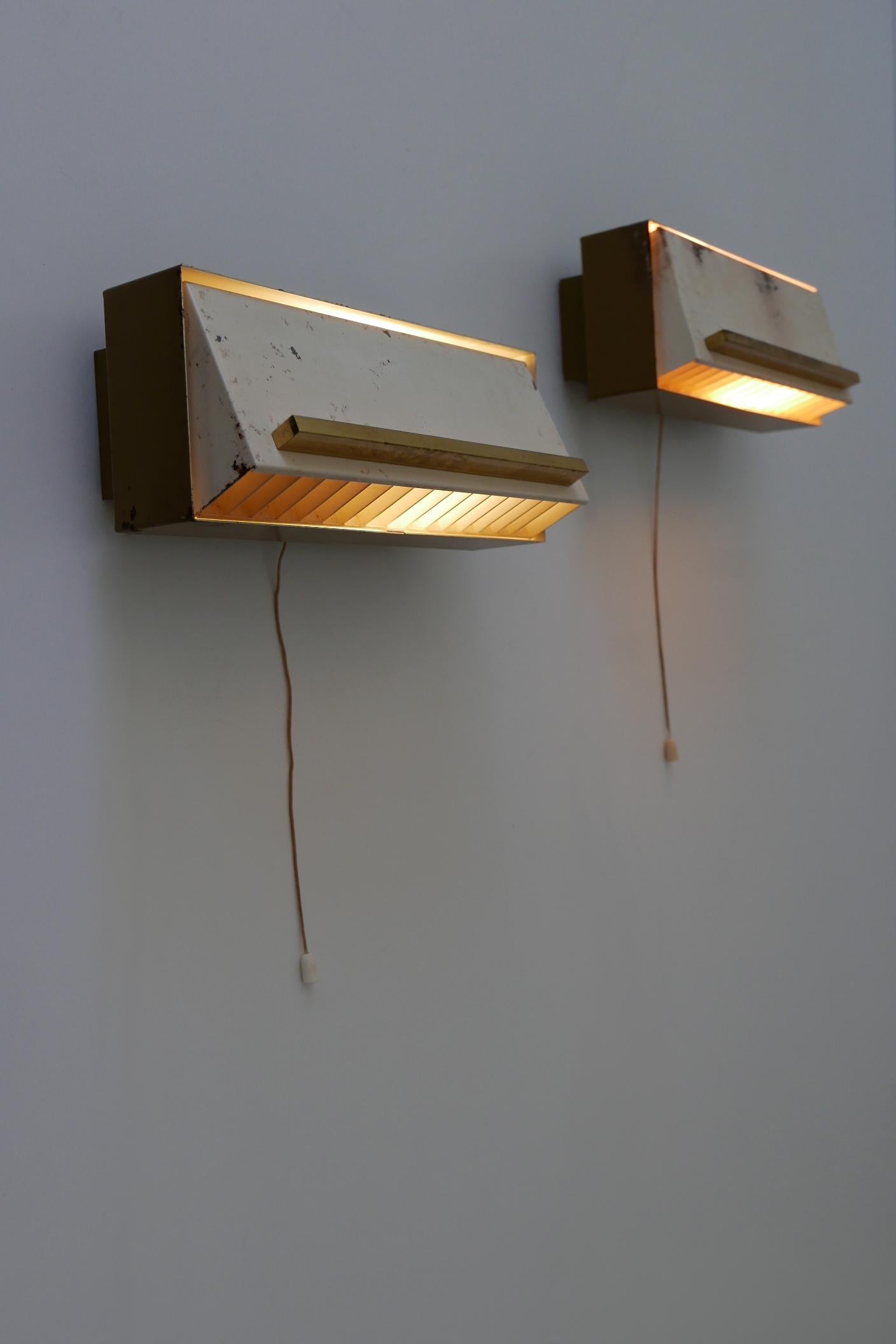 Set di due eleganti lampade da comodino o da parete di Paul Neuhaus, Germania, anni '50 in vendita 2