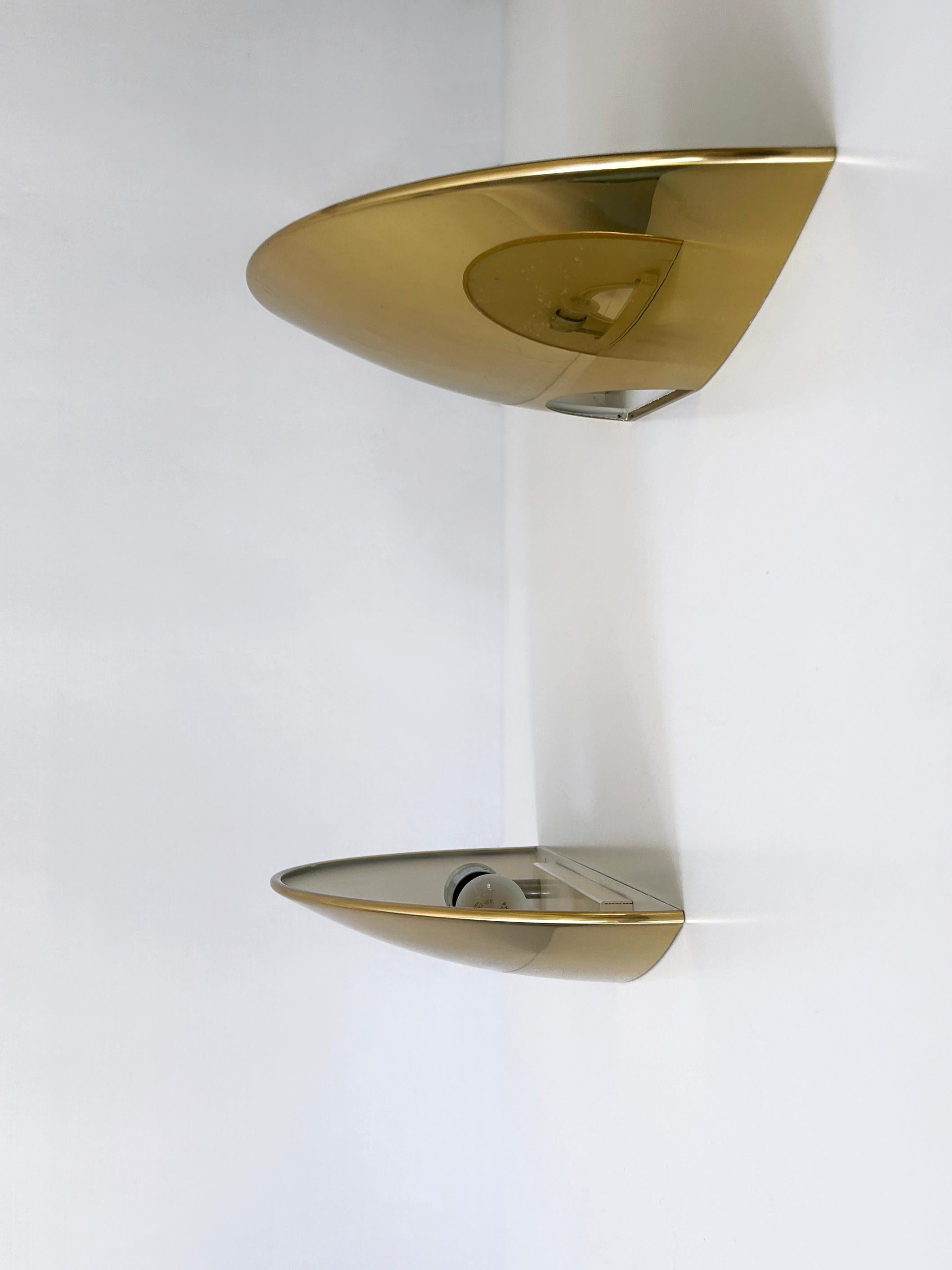 Set of Two Elegant Brass Wall Lamps or Sconces by Florian Schulz Germany 1970s For Sale 11