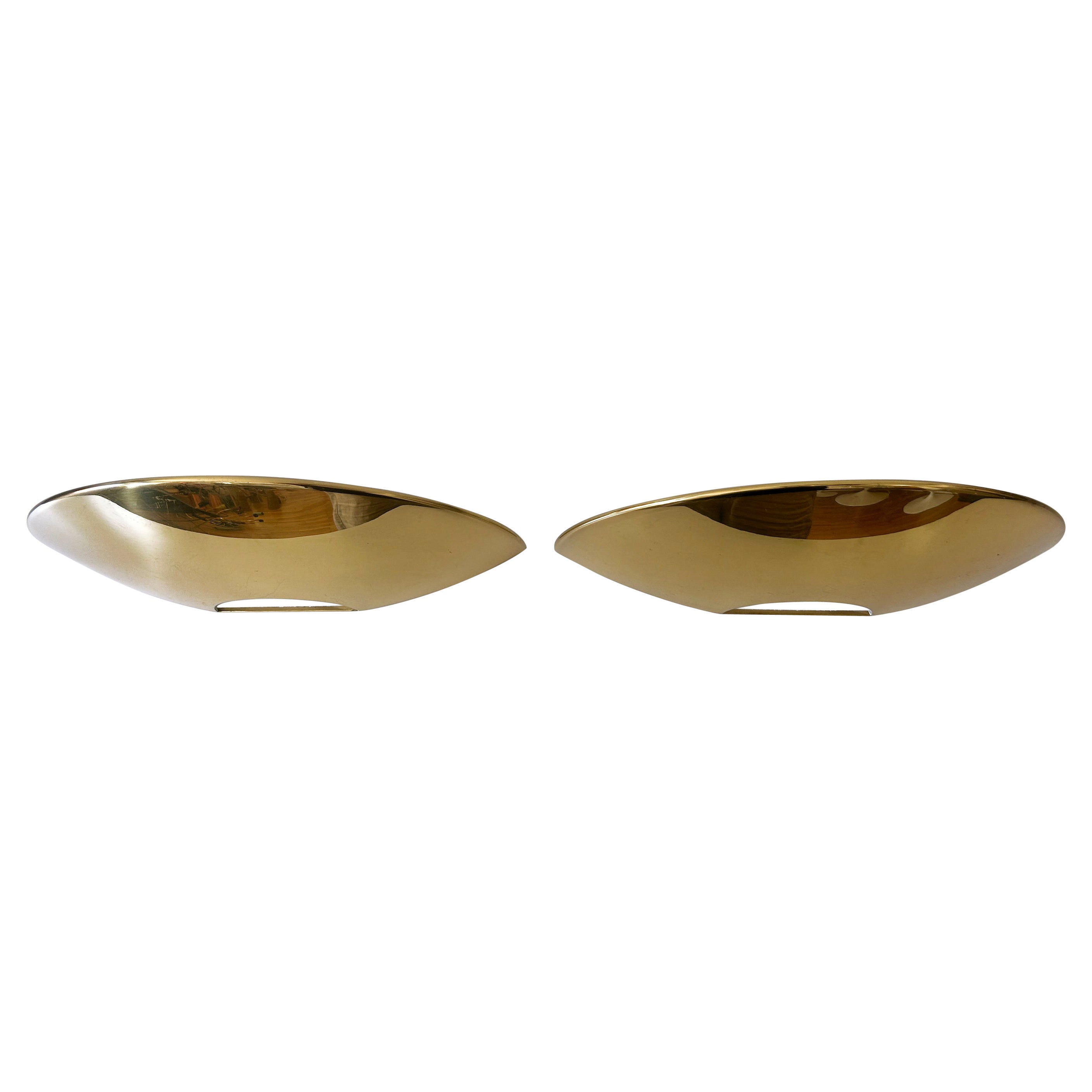 Set of Two Elegant Brass Wall Lamps or Sconces by Florian Schulz Germany 1970s For Sale