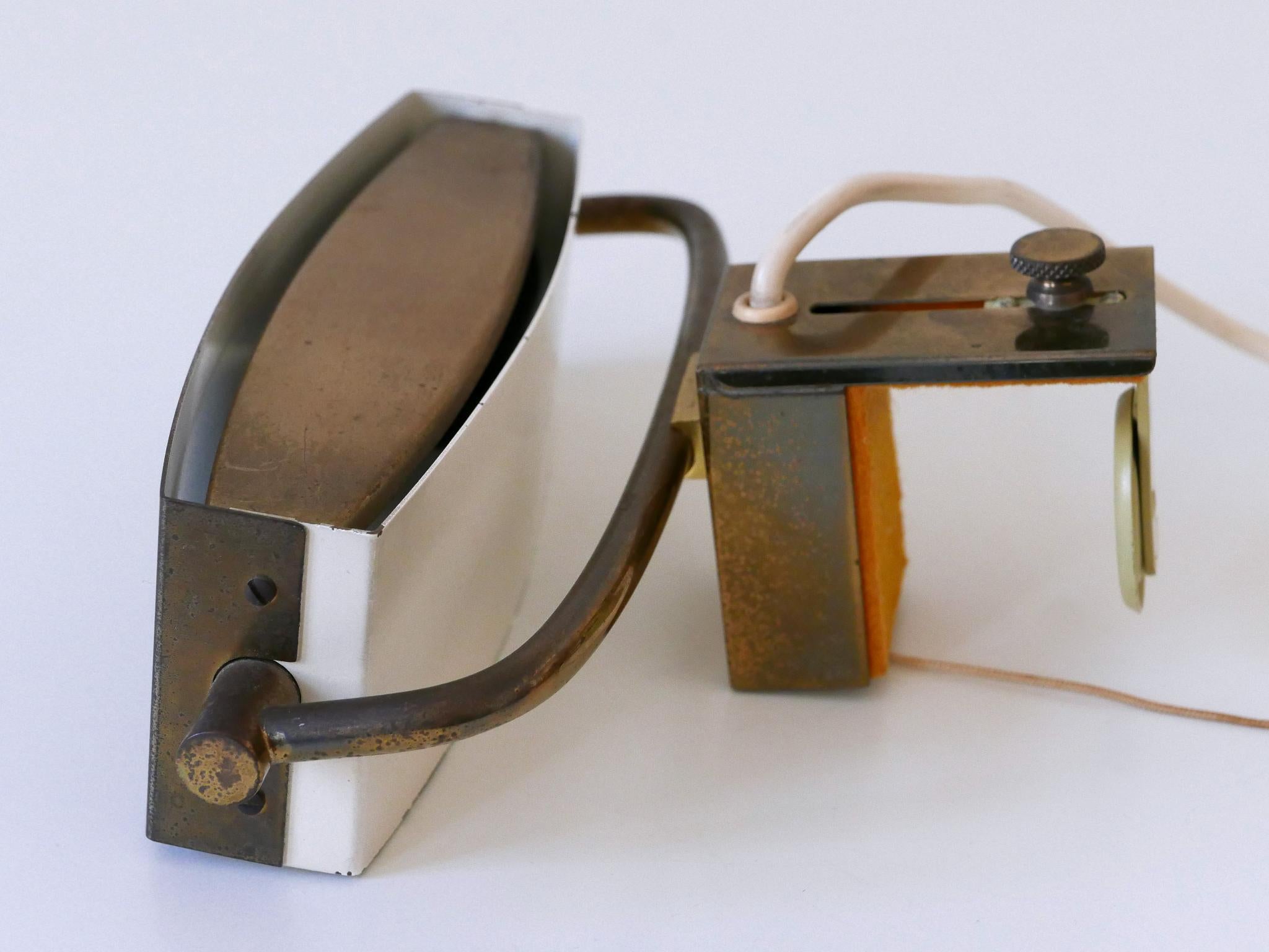 Ensemble de deux élégantes appliques à pince de lit du milieu du siècle par Paul Neuhaus Allemagne années 1950 en vente 12
