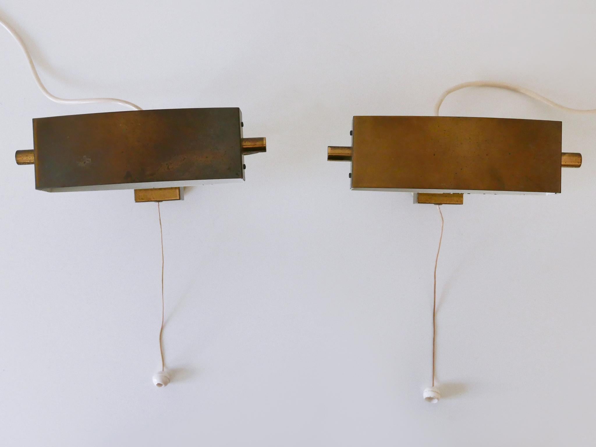 Allemand Ensemble de deux élégantes appliques à pince de lit du milieu du siècle par Paul Neuhaus Allemagne années 1950 en vente