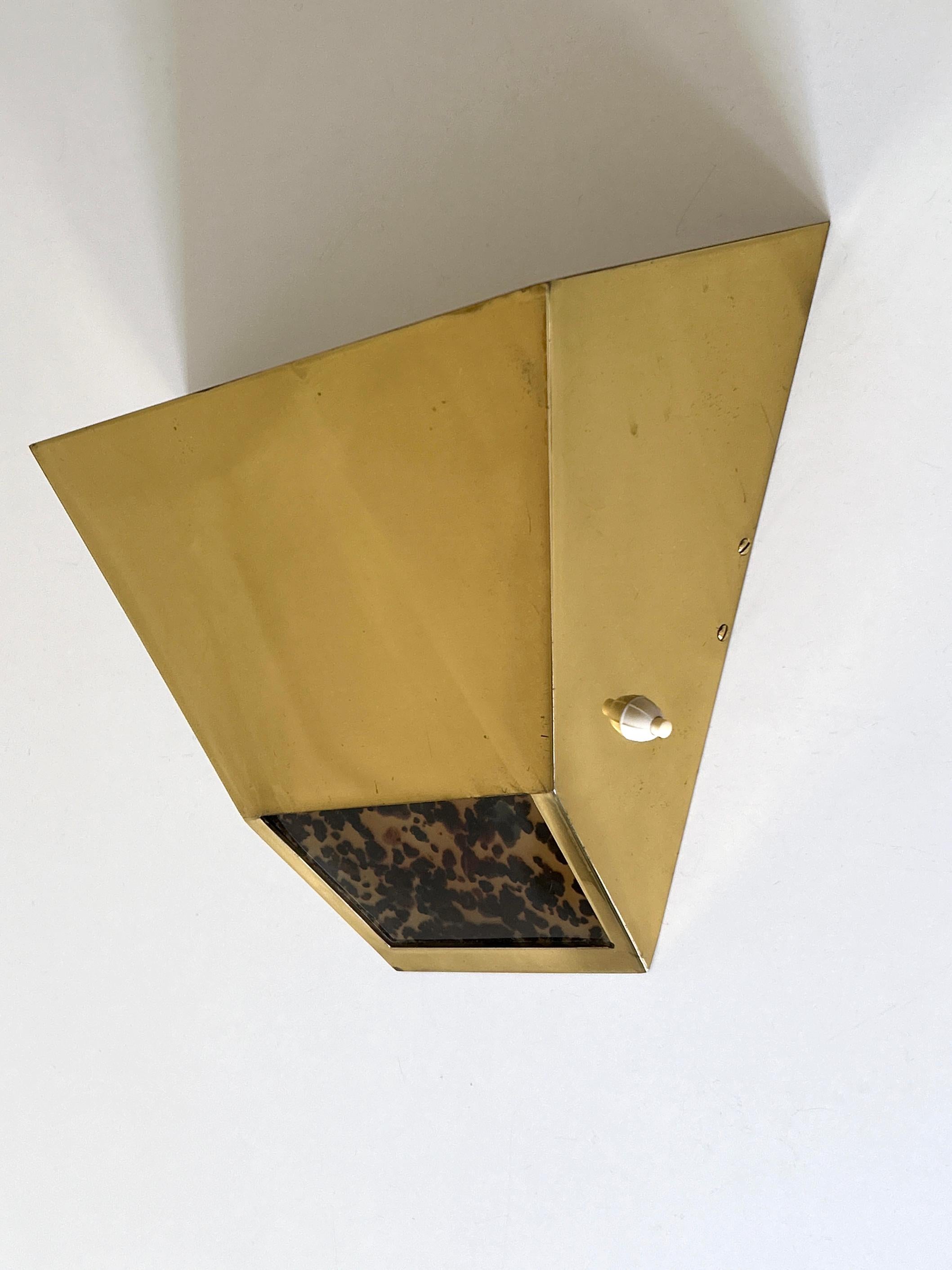 Set of Two Elegant Mid Century Brass Sconces by Vereinigte Werkstätten 1970s For Sale 5