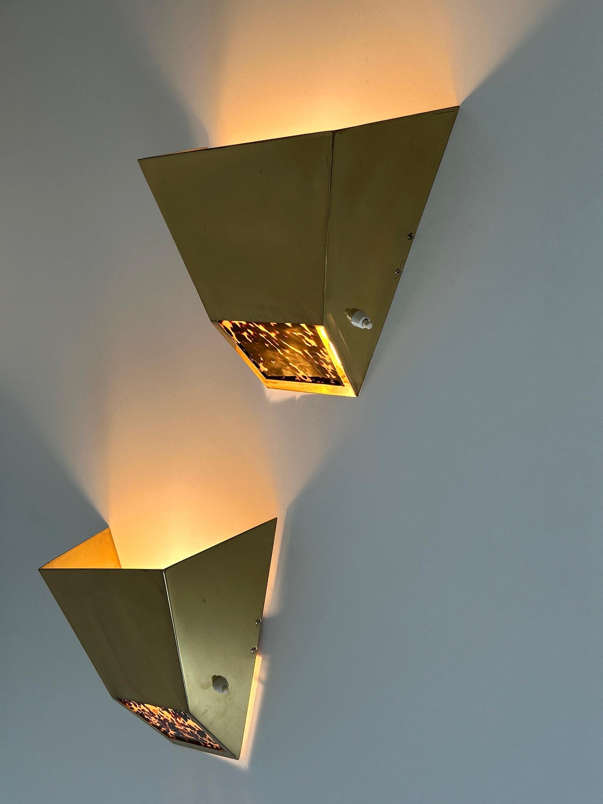Set of Two Elegant Mid Century Brass Sconces by Vereinigte Werkstätten 1970s For Sale 7