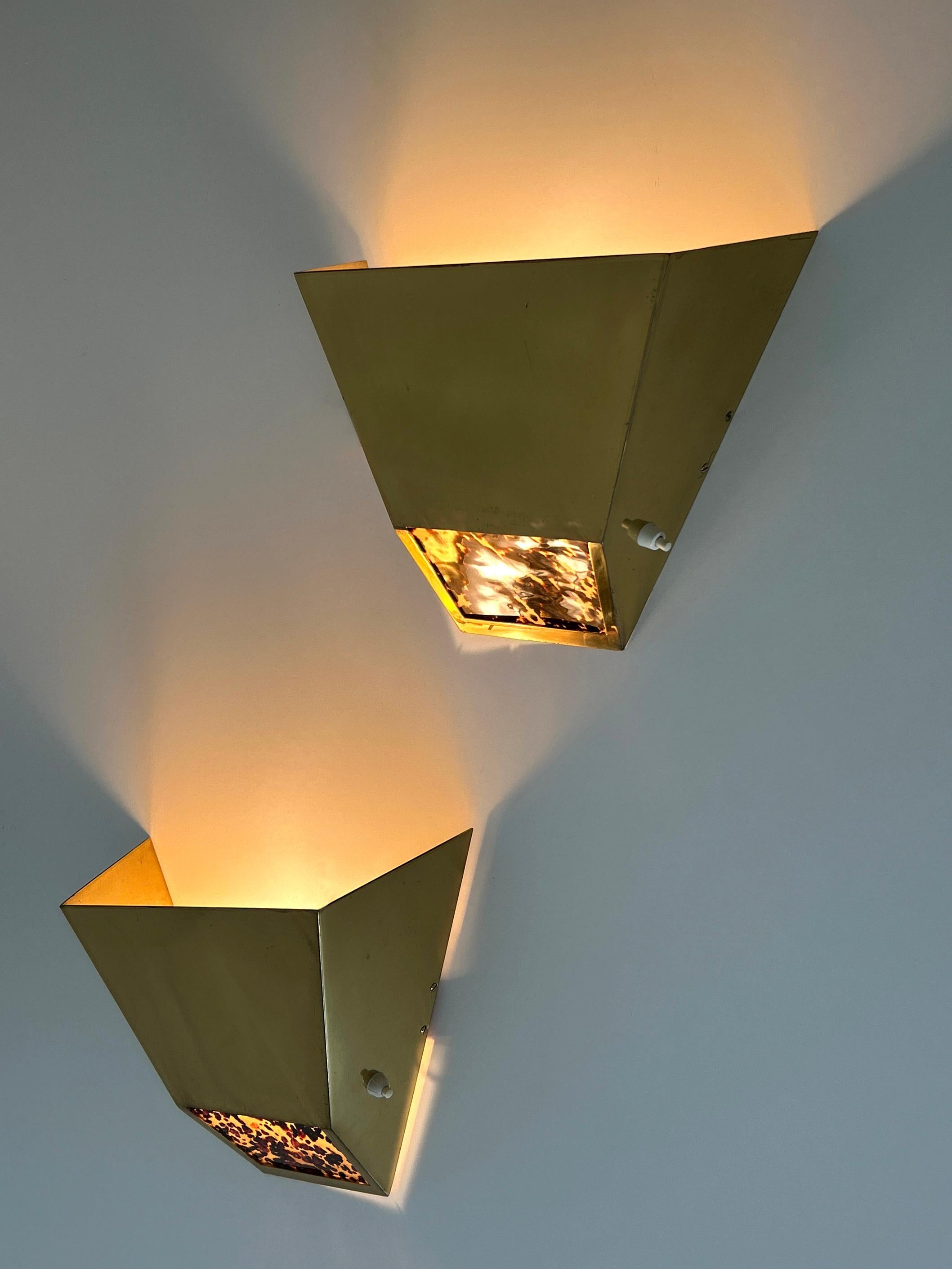 Set of Two Elegant Mid Century Brass Sconces by Vereinigte Werkstätten 1970s For Sale 13