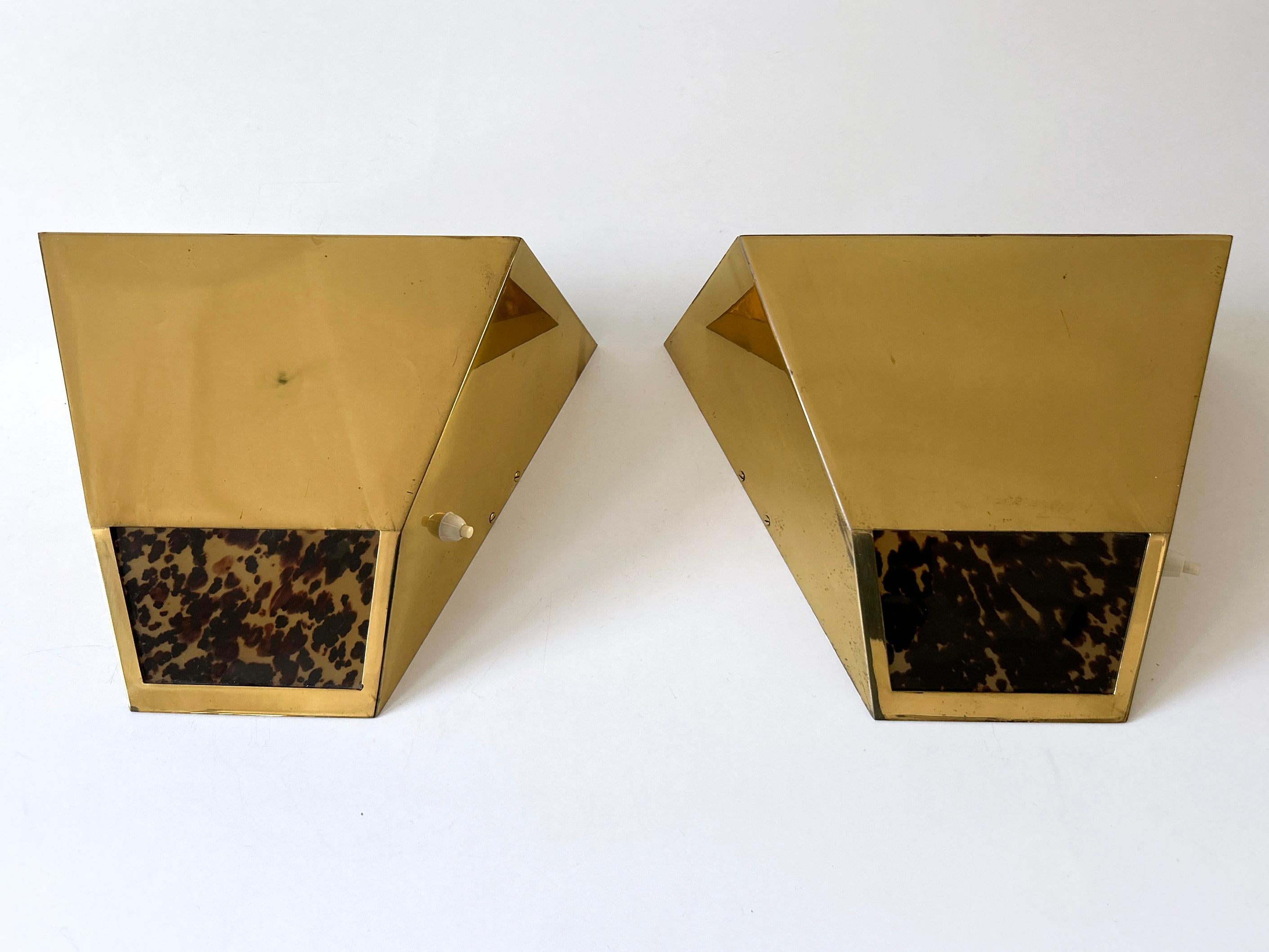 Set of Two Elegant Mid Century Brass Sconces by Vereinigte Werkstätten 1970s In Good Condition For Sale In Munich, DE