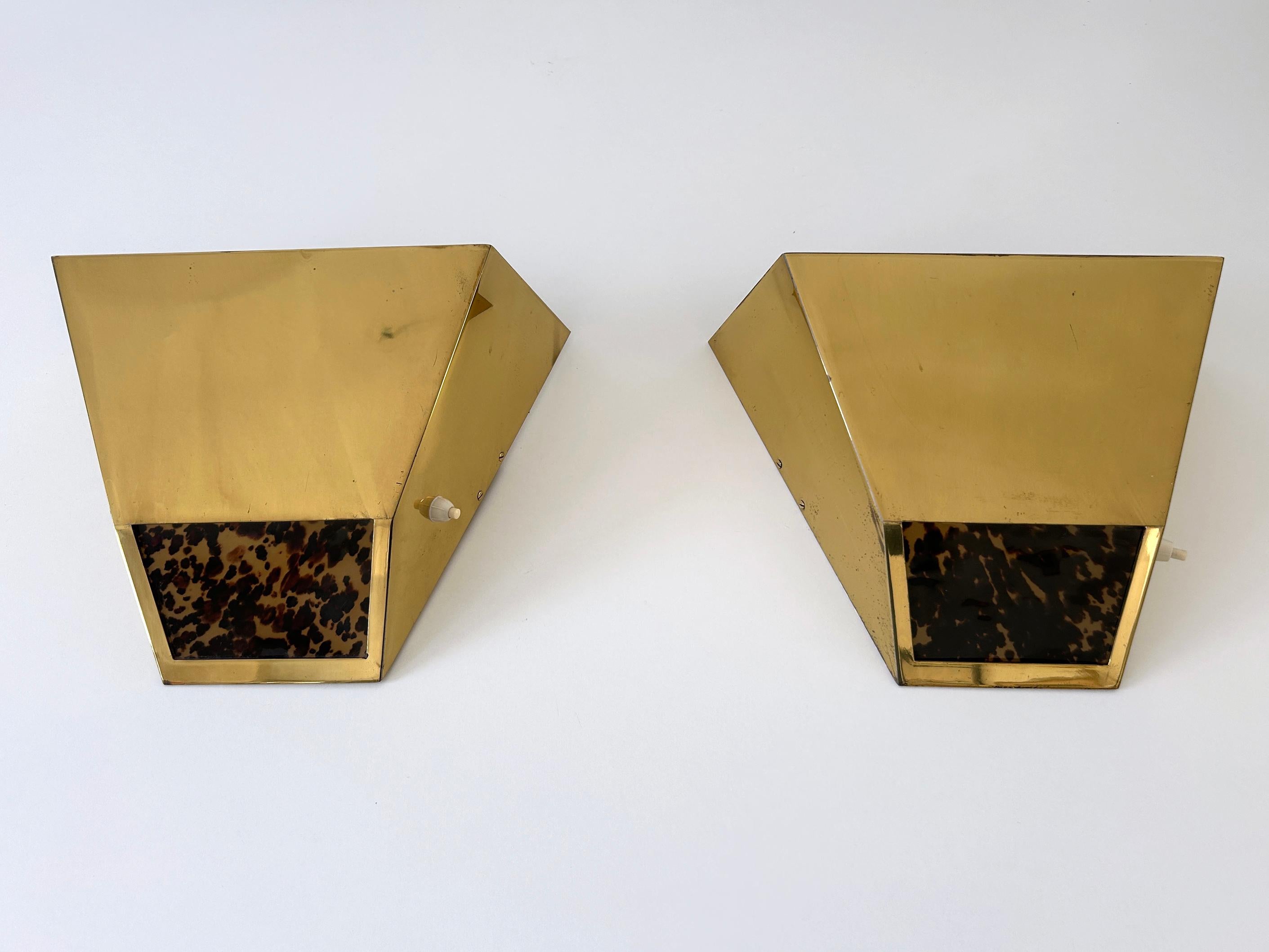 Set of Two Elegant Mid Century Brass Sconces by Vereinigte Werkstätten 1970s For Sale 1