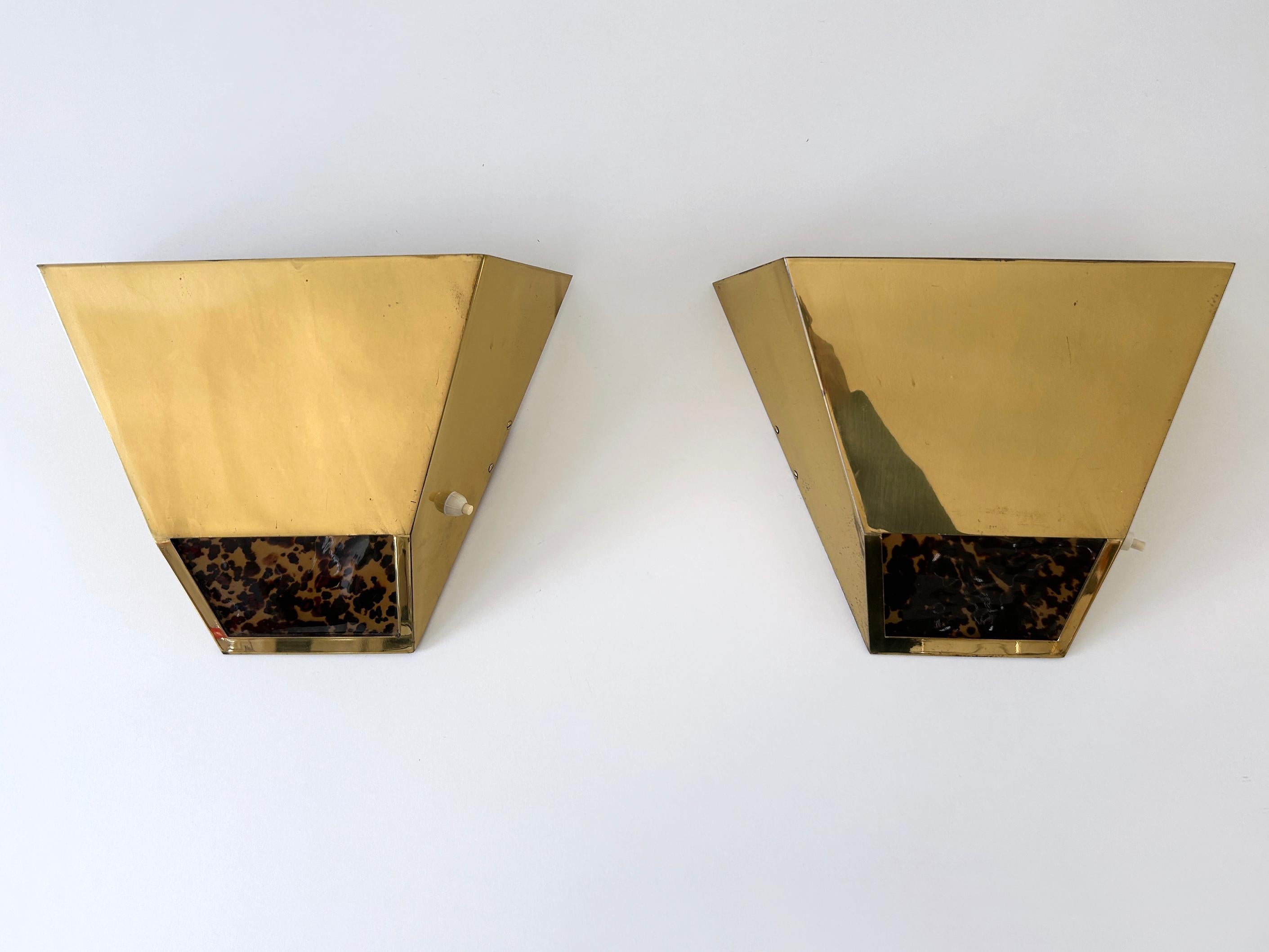 Set of Two Elegant Mid Century Brass Sconces by Vereinigte Werkstätten 1970s For Sale 2