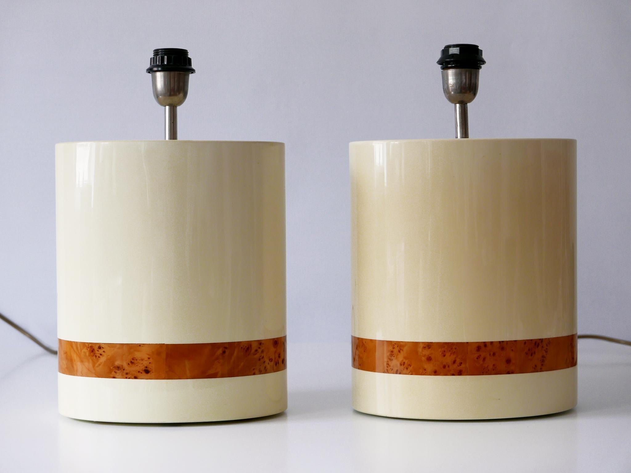 Set of Two Elegant Mid-Century Modern Table Lamps by Tommaso Barbi, Italy, 1970s For Sale 9