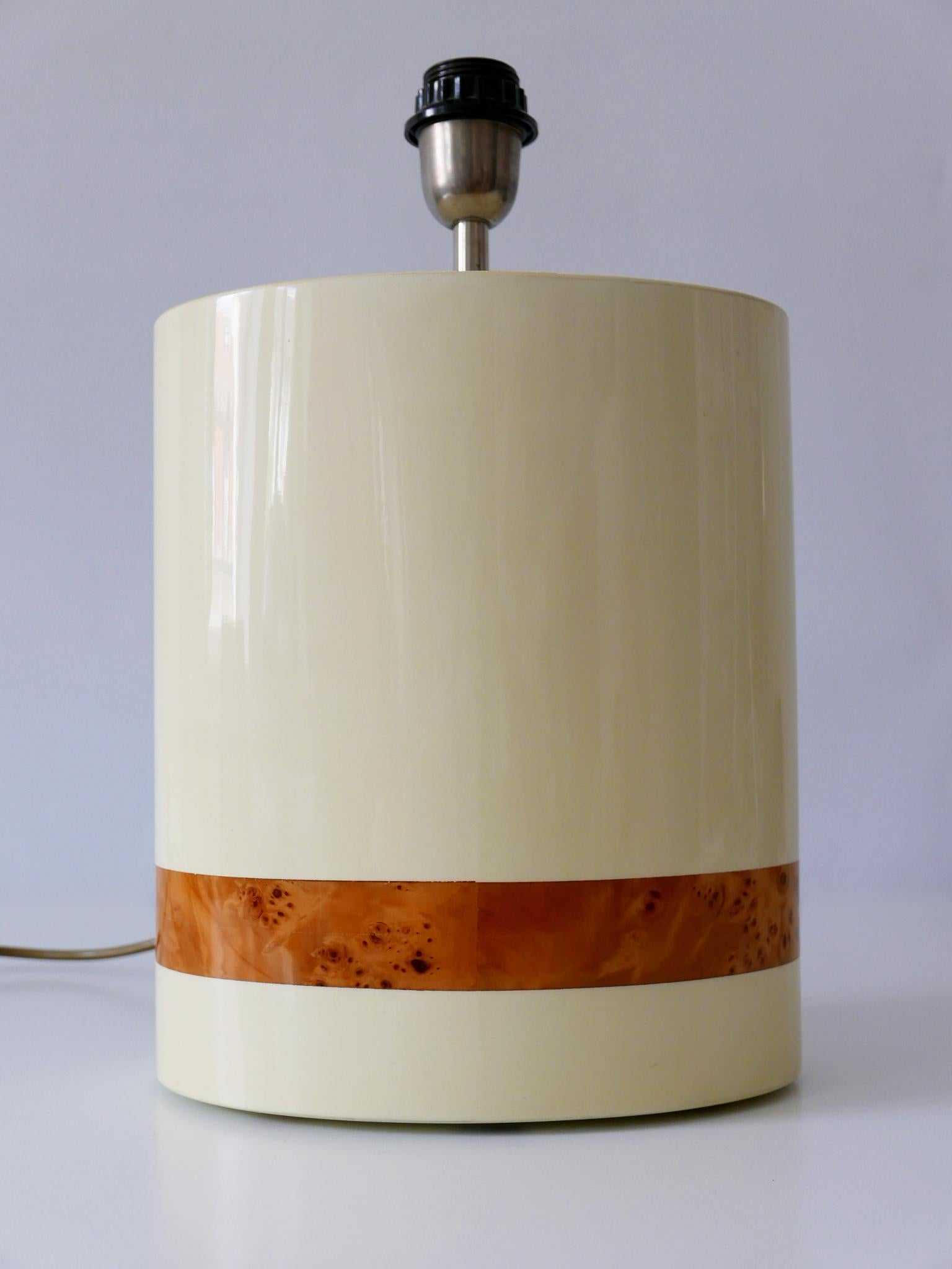 Set of Two Elegant Mid-Century Modern Table Lamps by Tommaso Barbi, Italy, 1970s For Sale 10