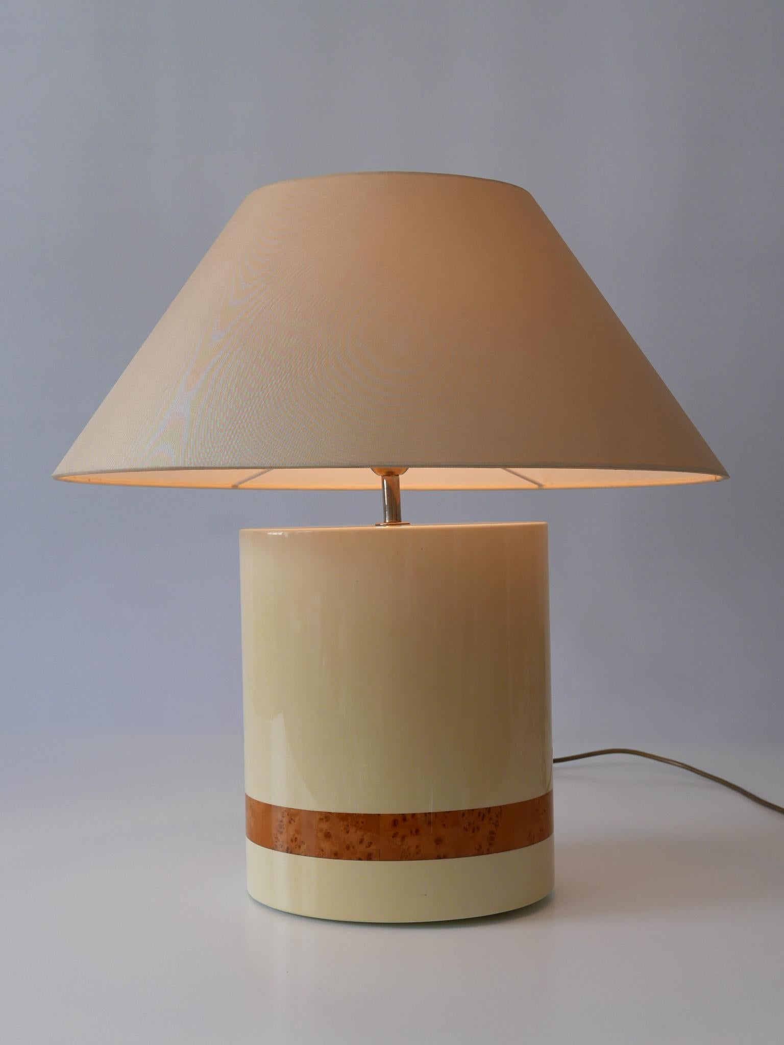 Set of Two Elegant Mid-Century Modern Table Lamps by Tommaso Barbi, Italy, 1970s For Sale 2