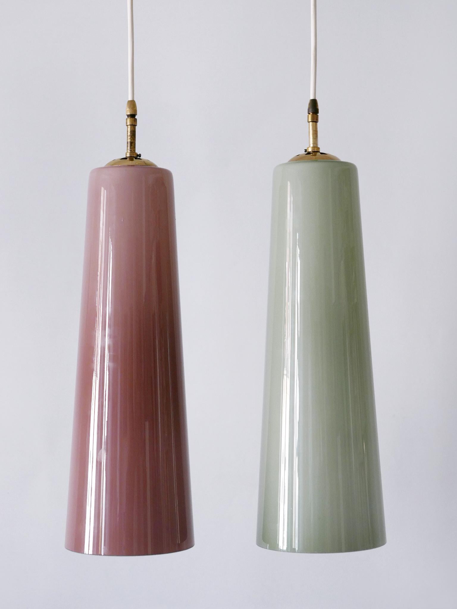 Set di due eleganti lampade a sospensione in vetro di Murano della metà del secolo scorso di Vistosi Italy 1950s in vendita 3