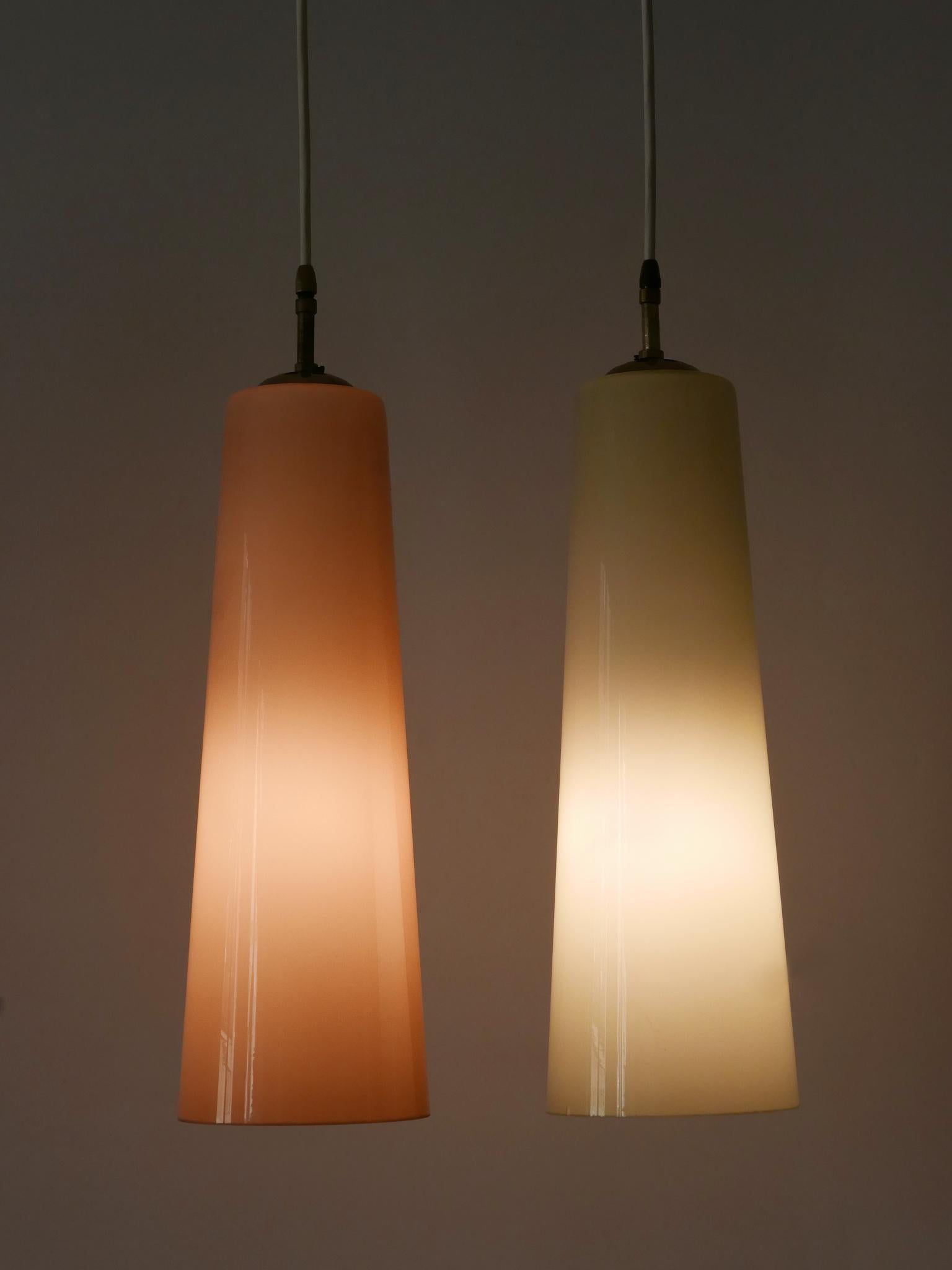 Set di due eleganti lampade a sospensione in vetro di Murano della metà del secolo scorso di Vistosi Italy 1950s in vendita 4