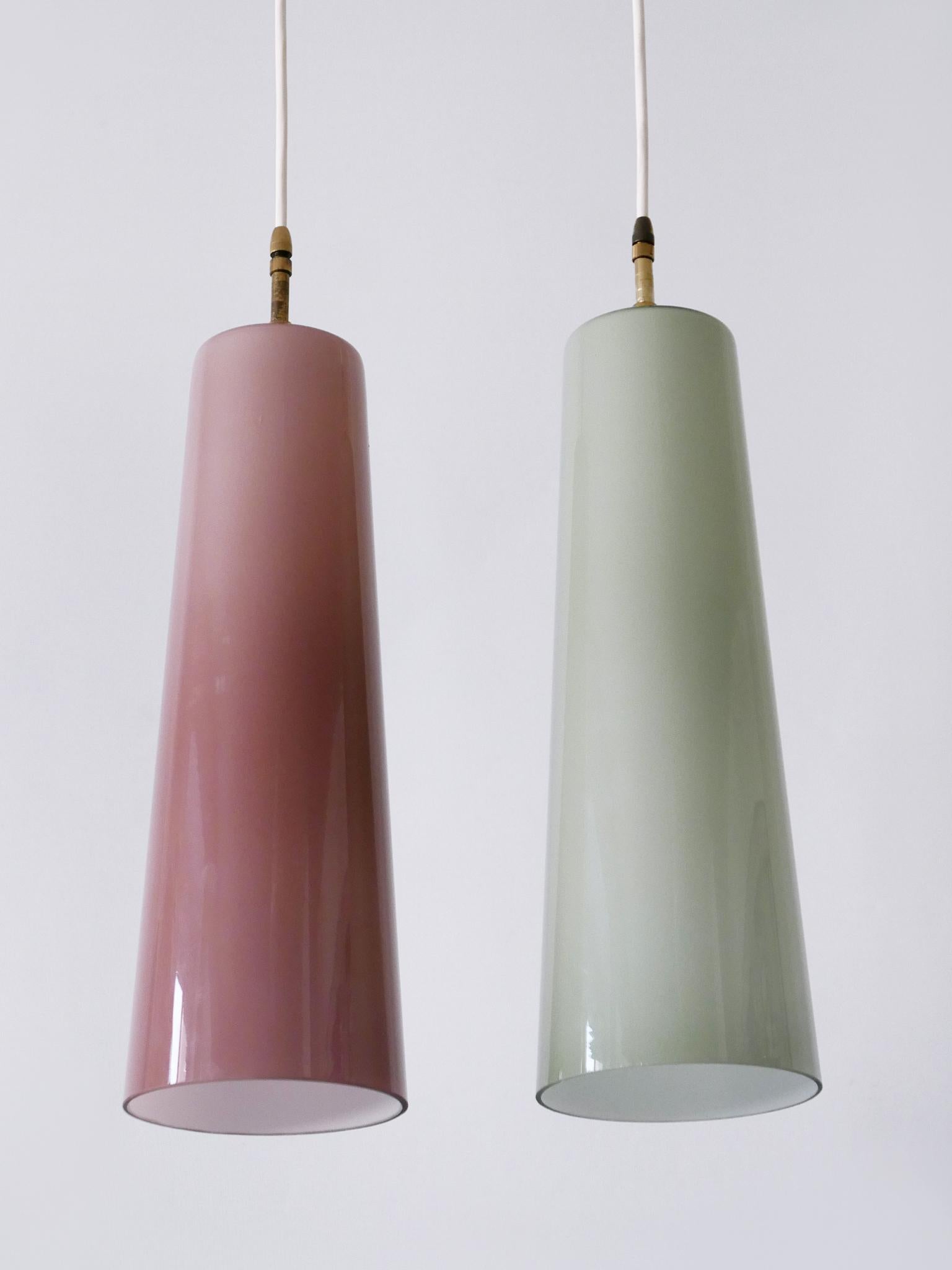 Set di due eleganti lampade a sospensione in vetro di Murano della metà del secolo scorso di Vistosi Italy 1950s in vendita 7