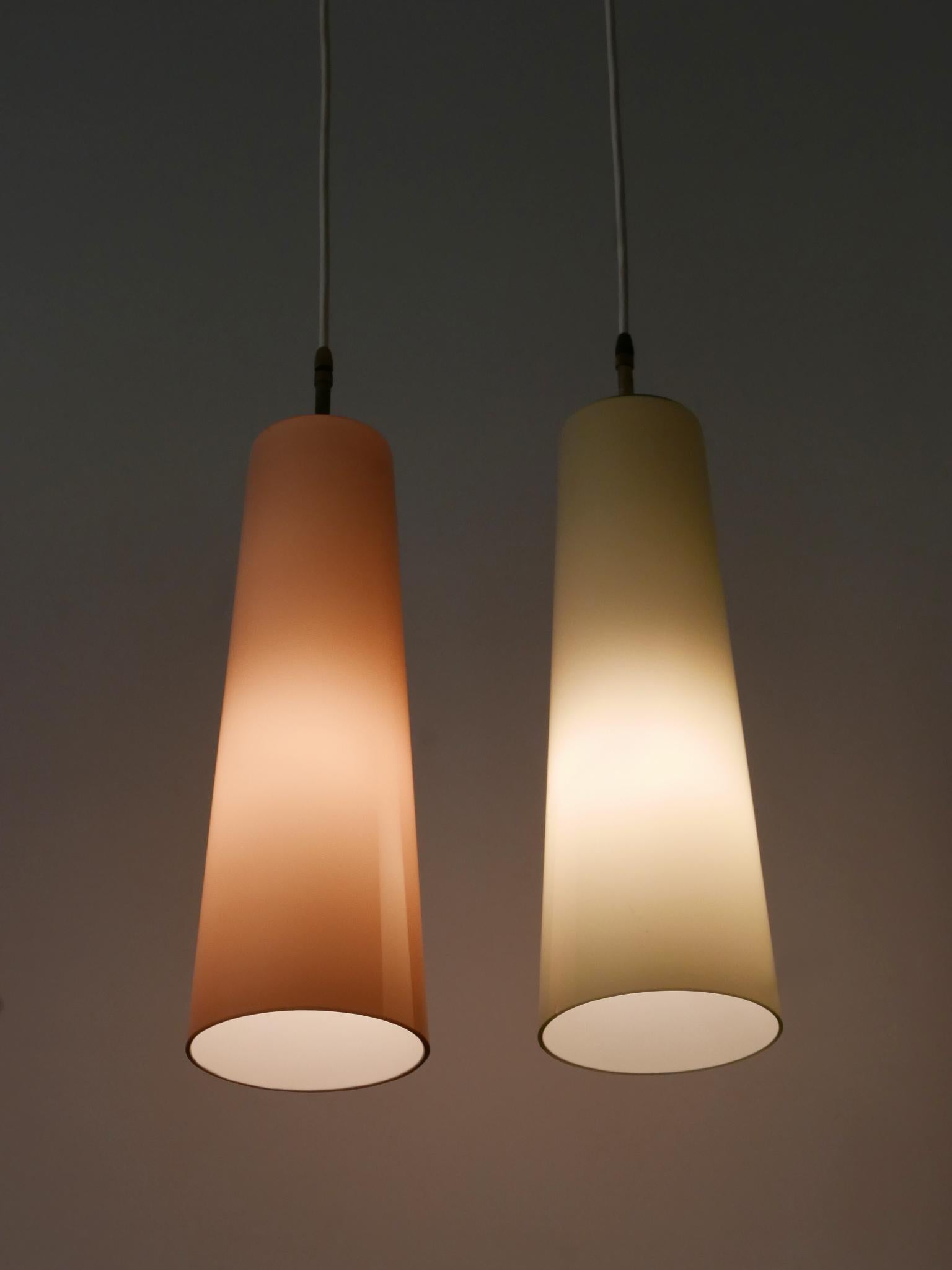 Set di due eleganti lampade a sospensione in vetro di Murano della metà del secolo scorso di Vistosi Italy 1950s in vendita 8