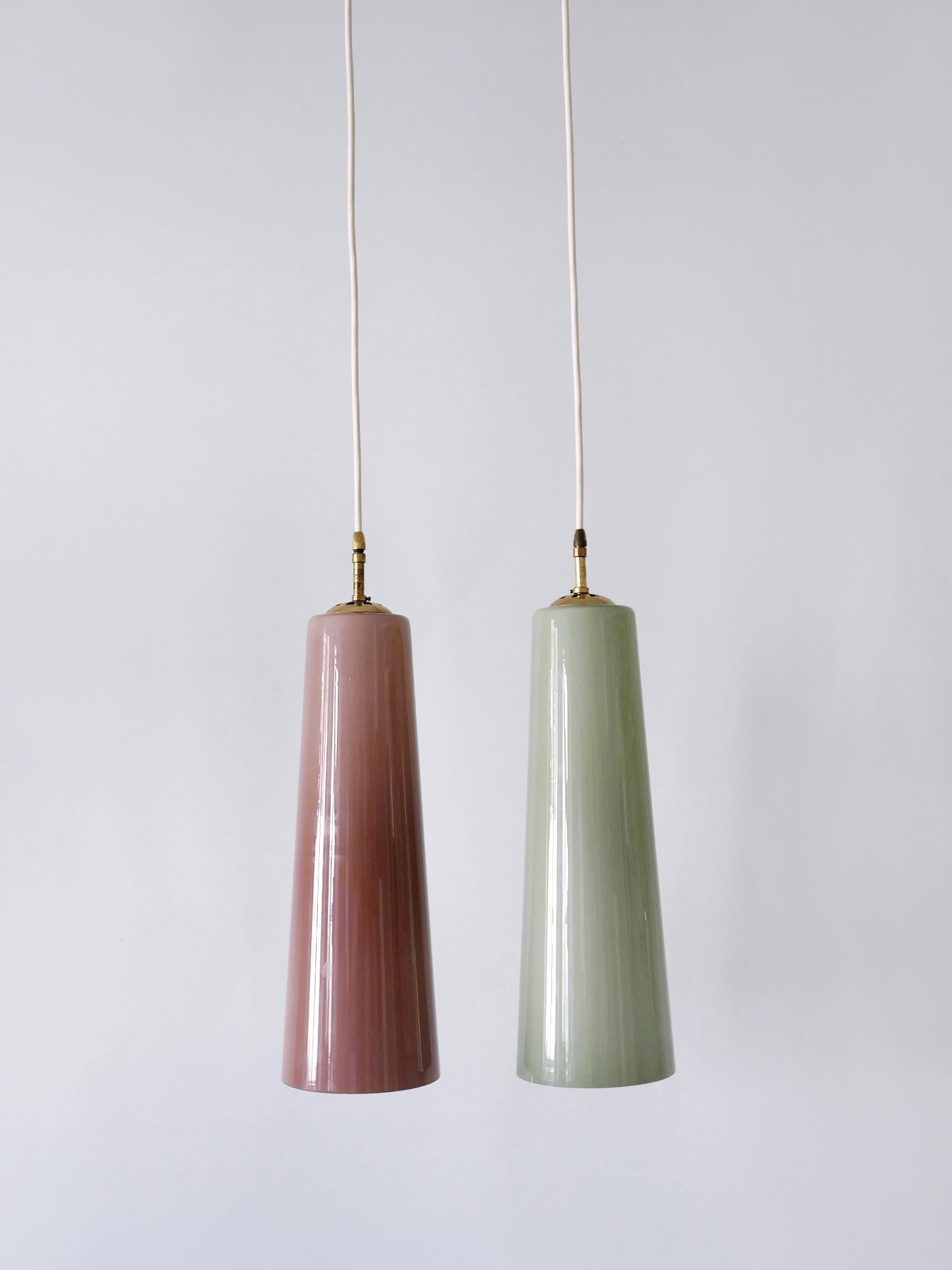 Set di due eleganti lampade a sospensione in vetro di Murano della metà del secolo scorso di Vistosi Italy 1950s In condizioni buone in vendita a Munich, DE