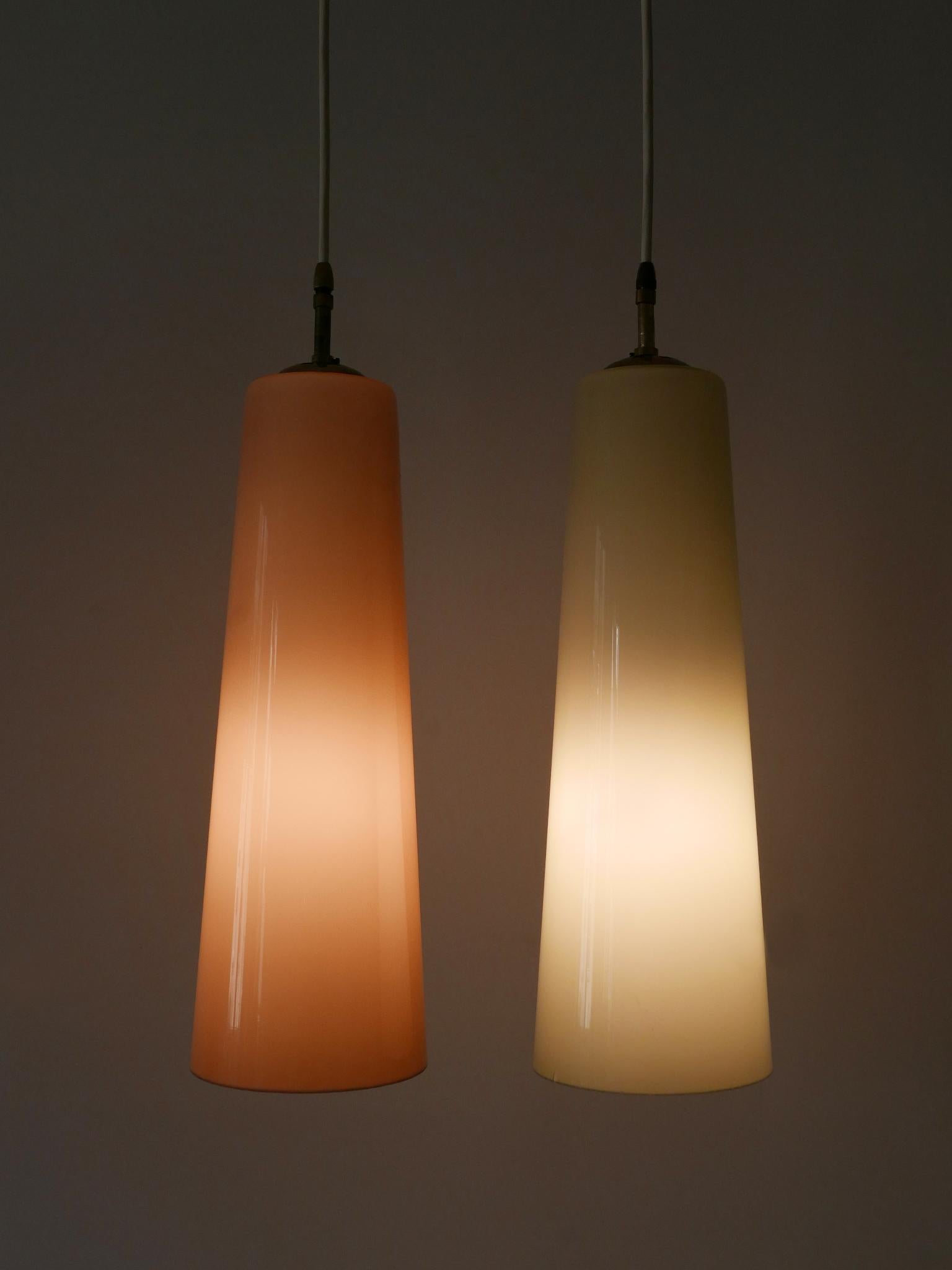 Set di due eleganti lampade a sospensione in vetro di Murano della metà del secolo scorso di Vistosi Italy 1950s in vendita 2